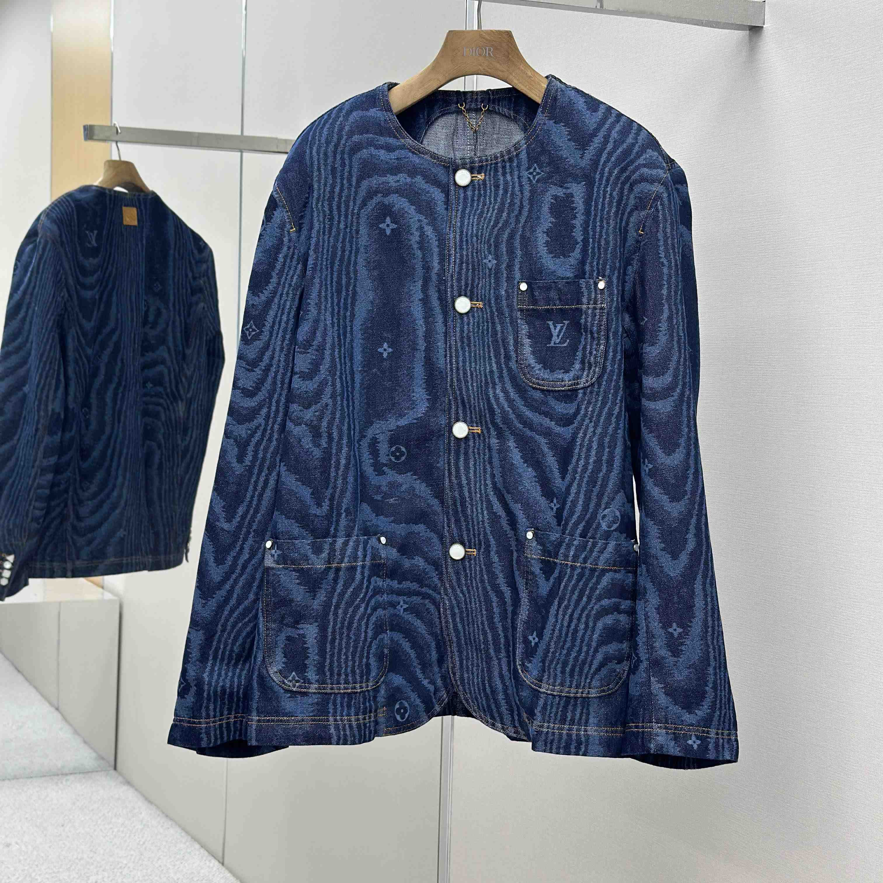 Louis Vuitton Chic Collarless Denim Jacket   1AHUXT - DesignerGu