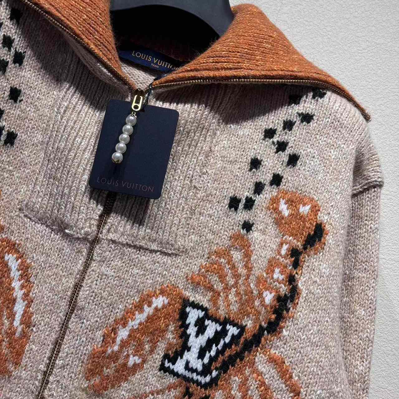 Louis Vuitton Zippered Knitted Blouson   1AIM56 - DesignerGu
