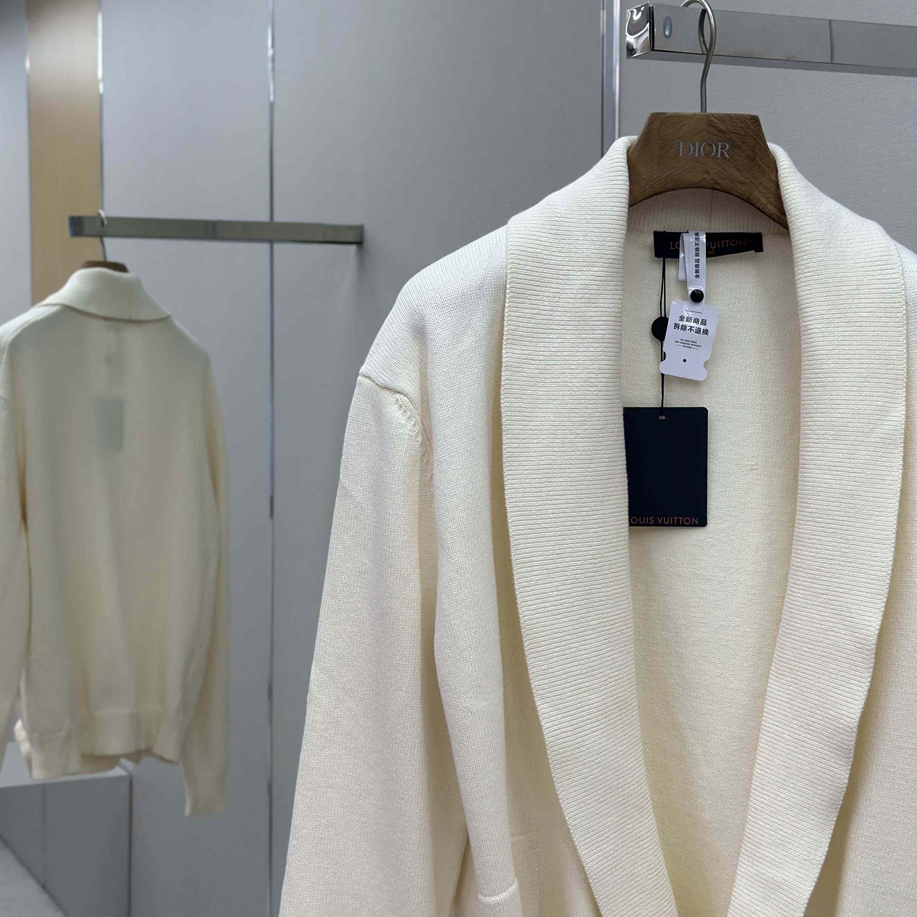 Louis Vuitton Shawl Collar Knit Jacket   1AHVNR - DesignerGu