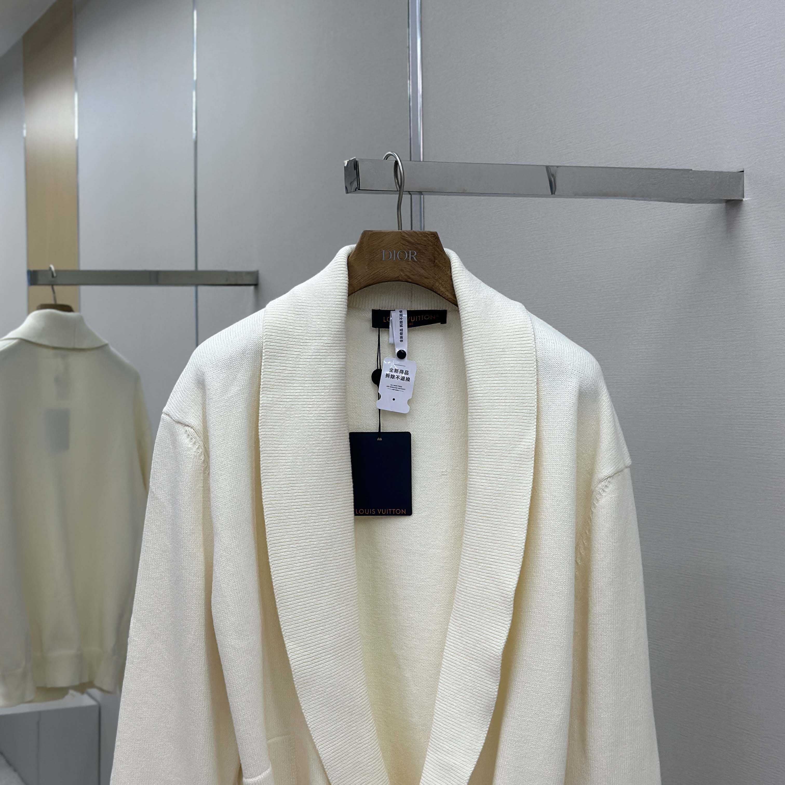 Louis Vuitton Shawl Collar Knit Jacket   1AHVNR - DesignerGu