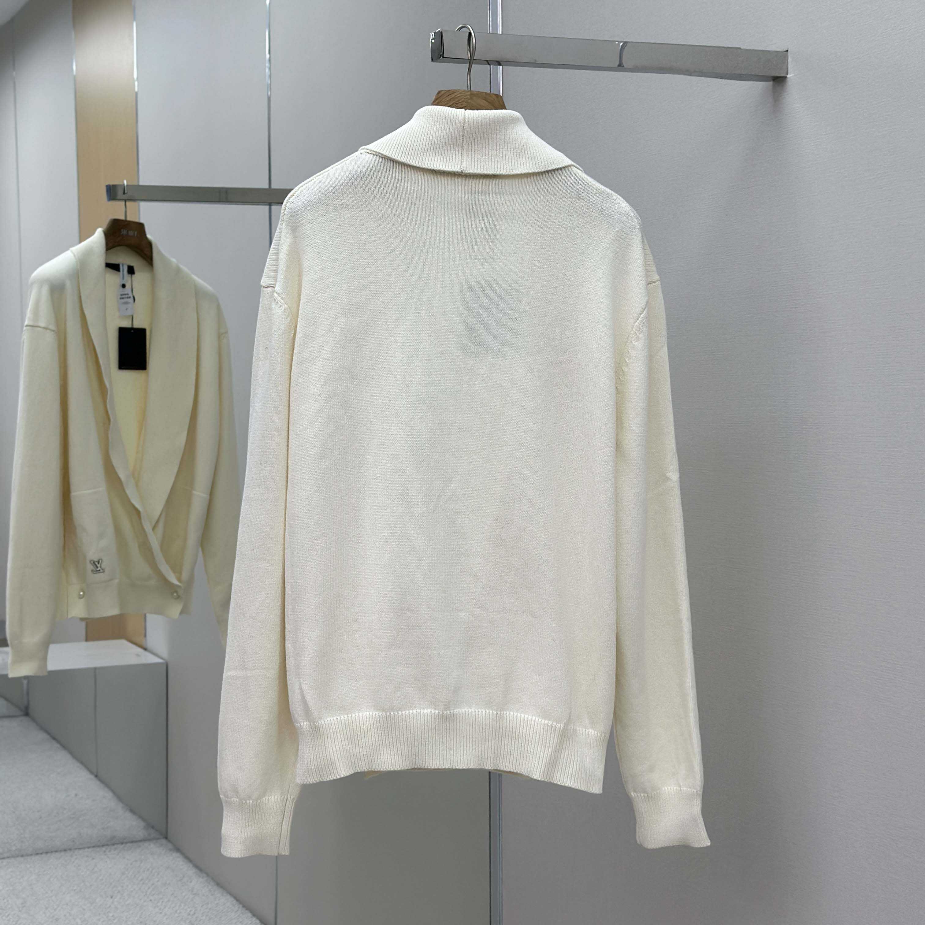 Louis Vuitton Shawl Collar Knit Jacket   1AHVNR - DesignerGu