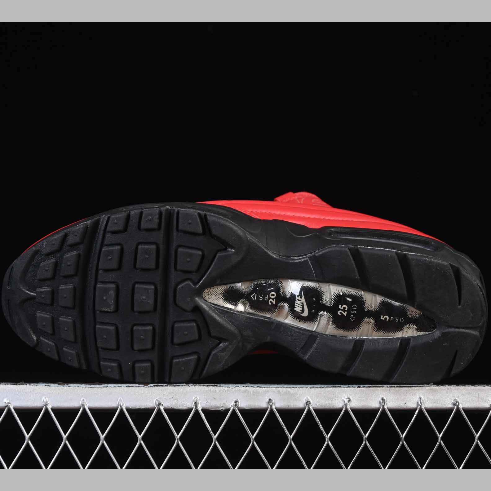 Supreme x Nike Air Max 95 Lux    CI0999-600 - DesignerGu