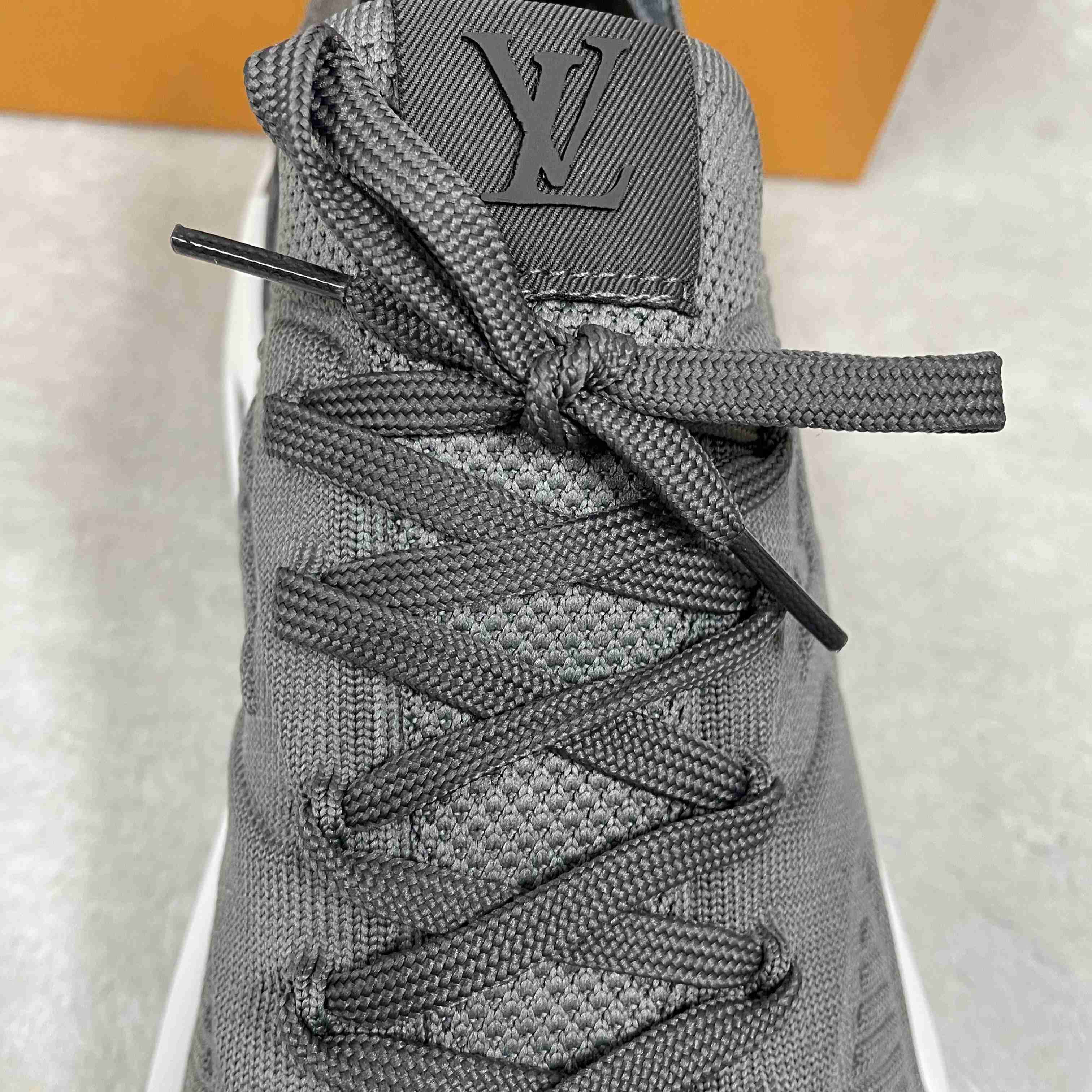 Louis Vuitton LV Runner Tatic Sneaker   1AILJM - DesignerGu