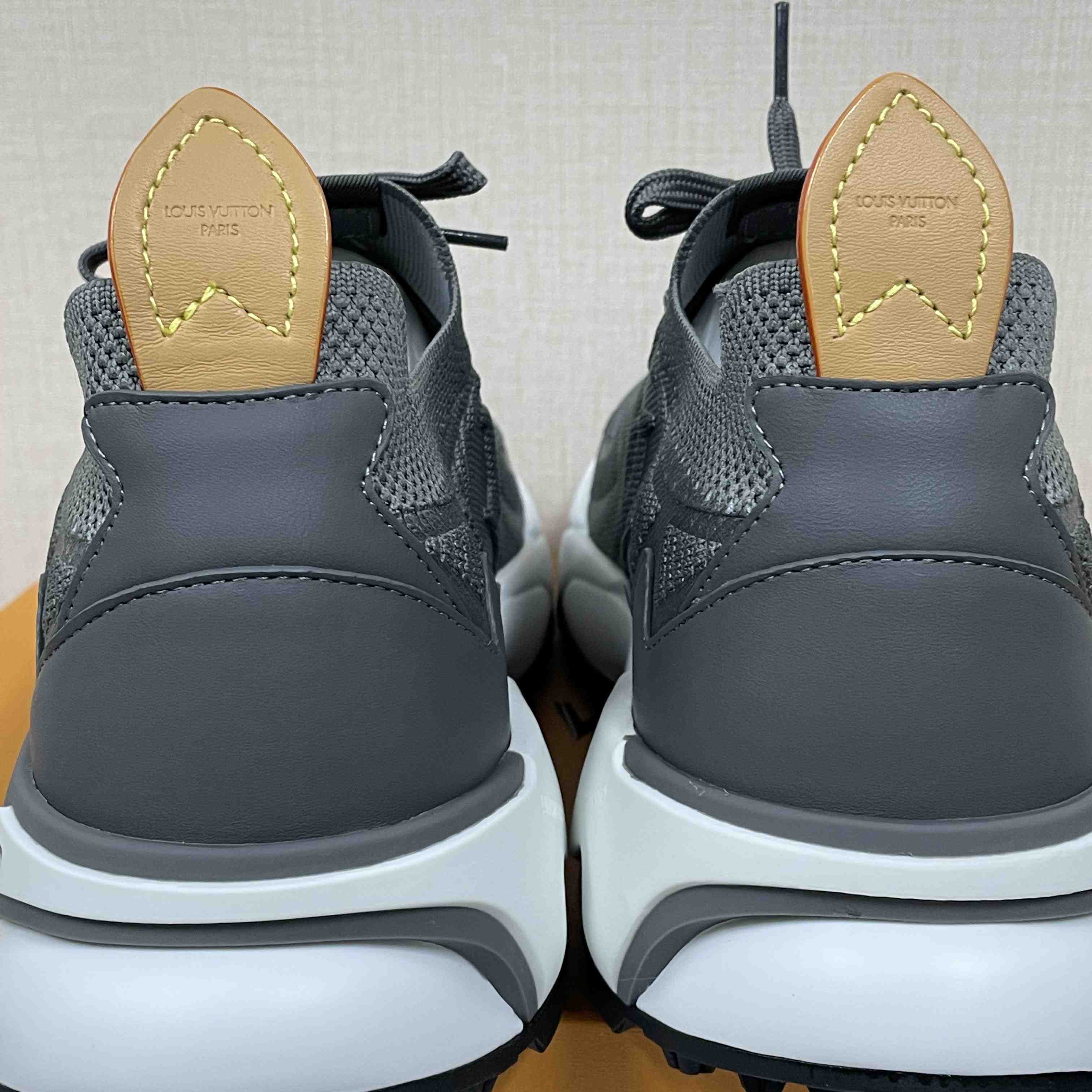 Louis Vuitton LV Runner Tatic Sneaker   1AILJM - DesignerGu
