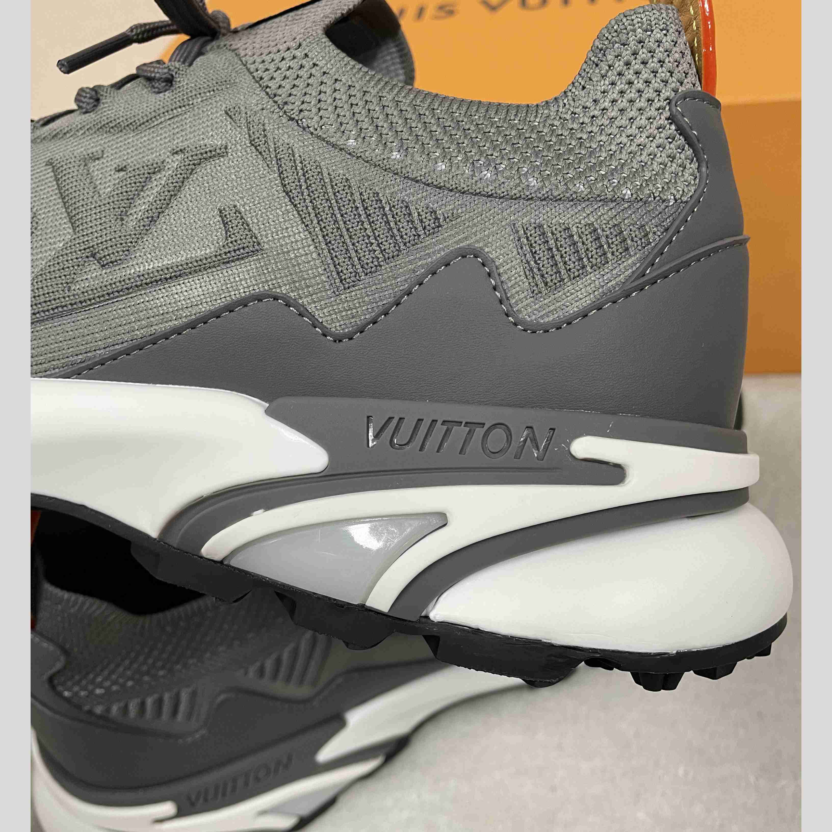 Louis Vuitton LV Runner Tatic Sneaker   1AILJM - DesignerGu