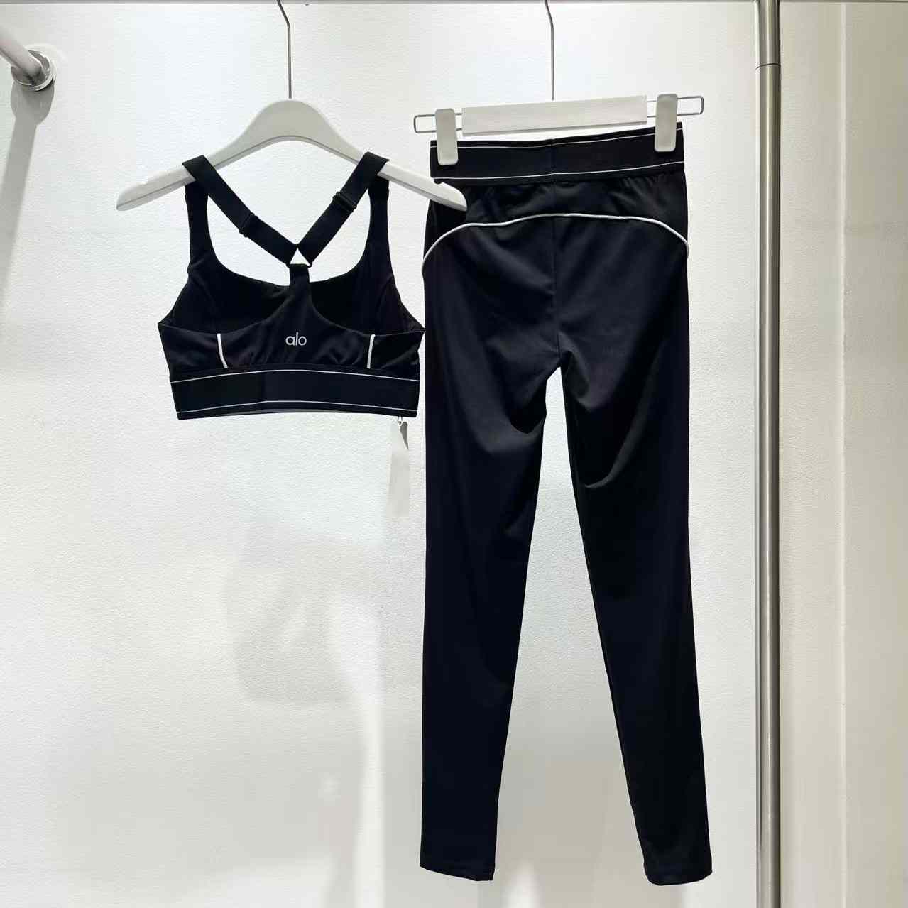 Alo Yoga - DesignerGu