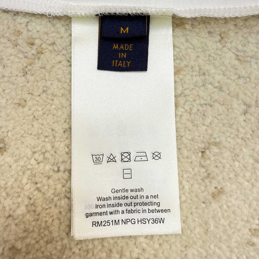 Louis Vuitton Embossed LV Long-Sleeved T-Shirt   1AIOIP - DesignerGu