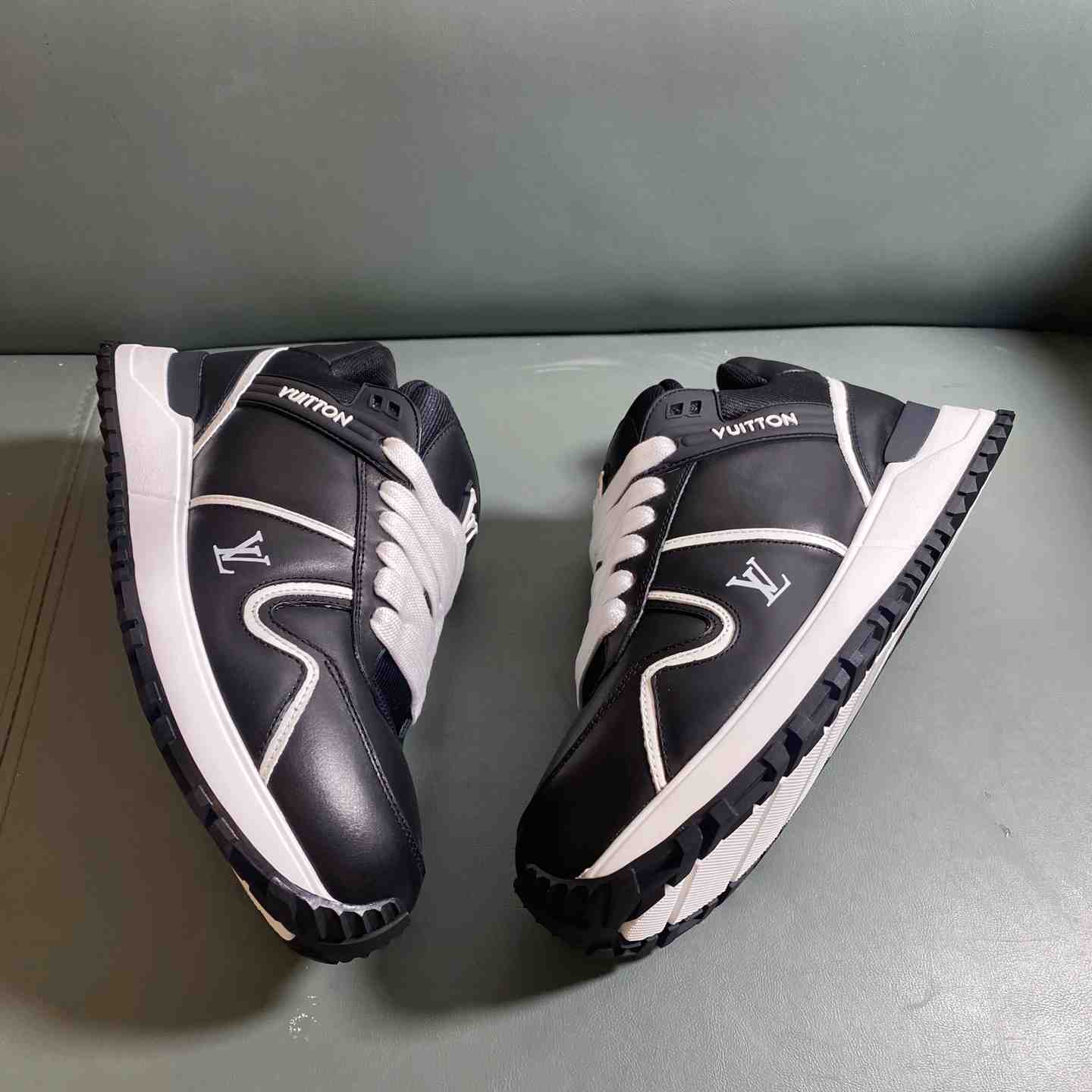 Louis Vuitton Run Away Maxi Sneaker   1AHSS1 - DesignerGu