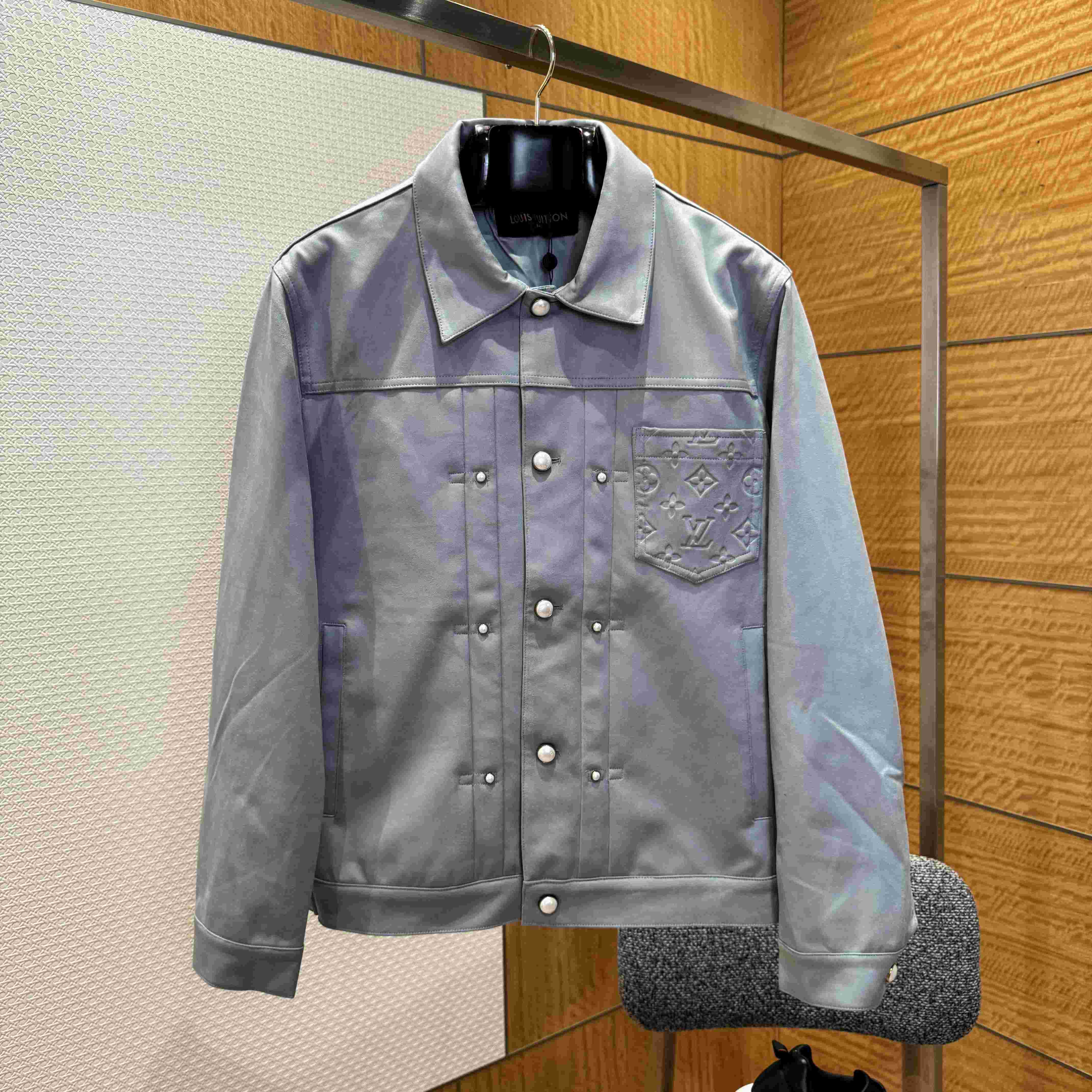 Louis Vuitton Suede Leather Type II Trucker Jacket   1AHVLO - DesignerGu