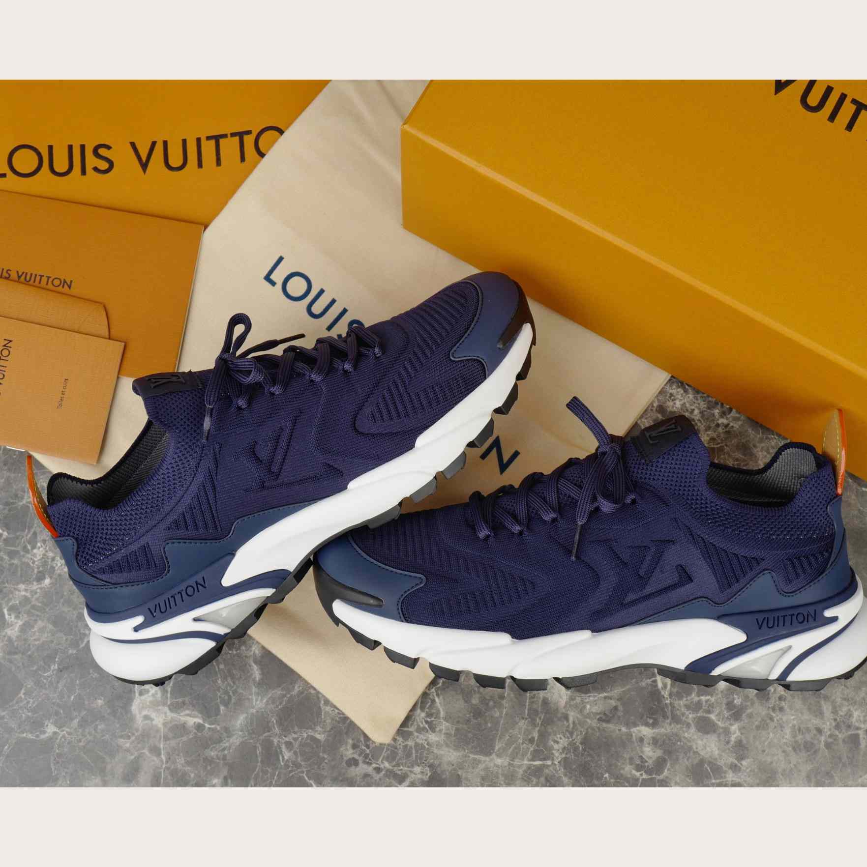 Louis Vuitton LV Runner Tatic Sneaker   1AILK6 - DesignerGu