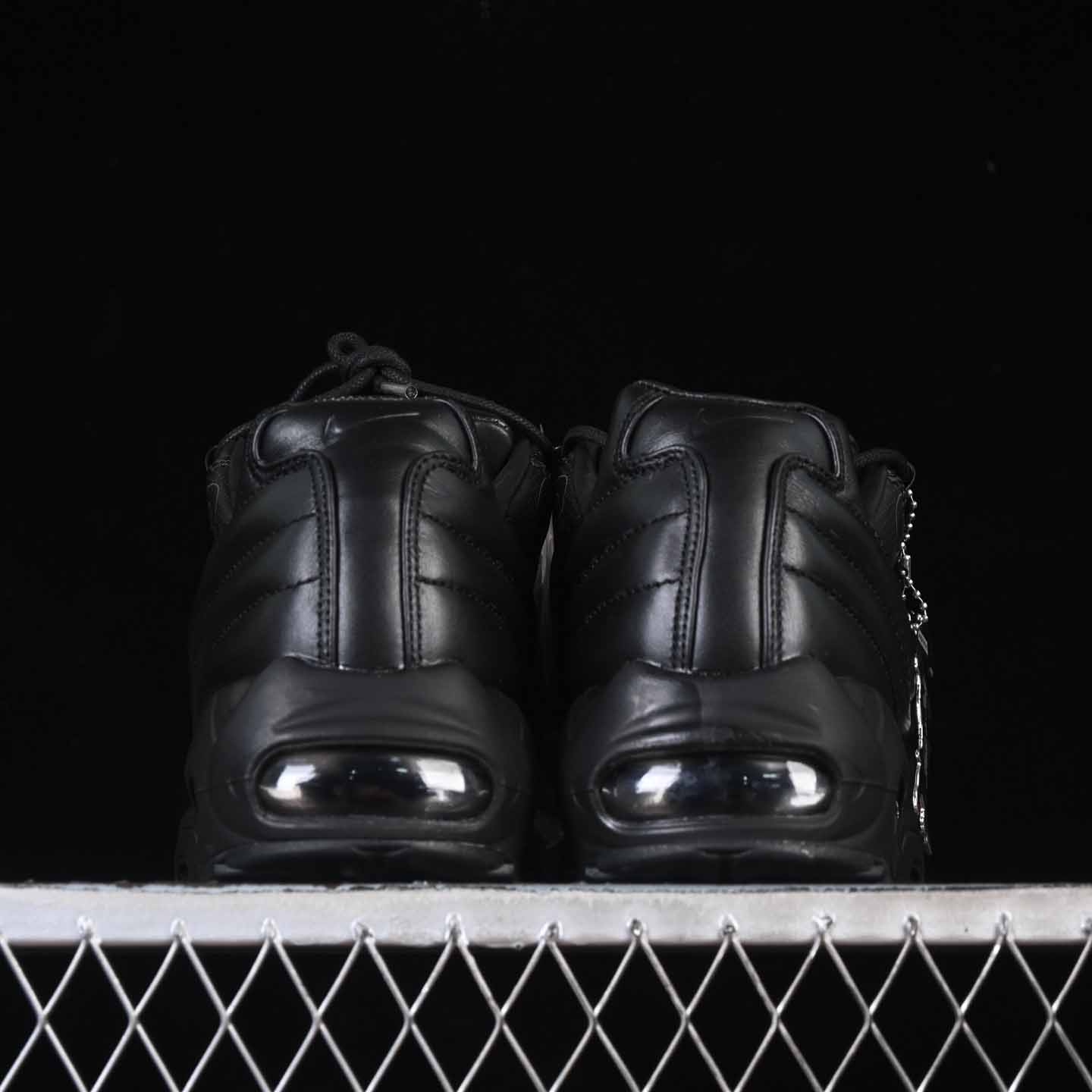 Supreme x Nike Air Max 95 Lux    CI0999-001 - DesignerGu