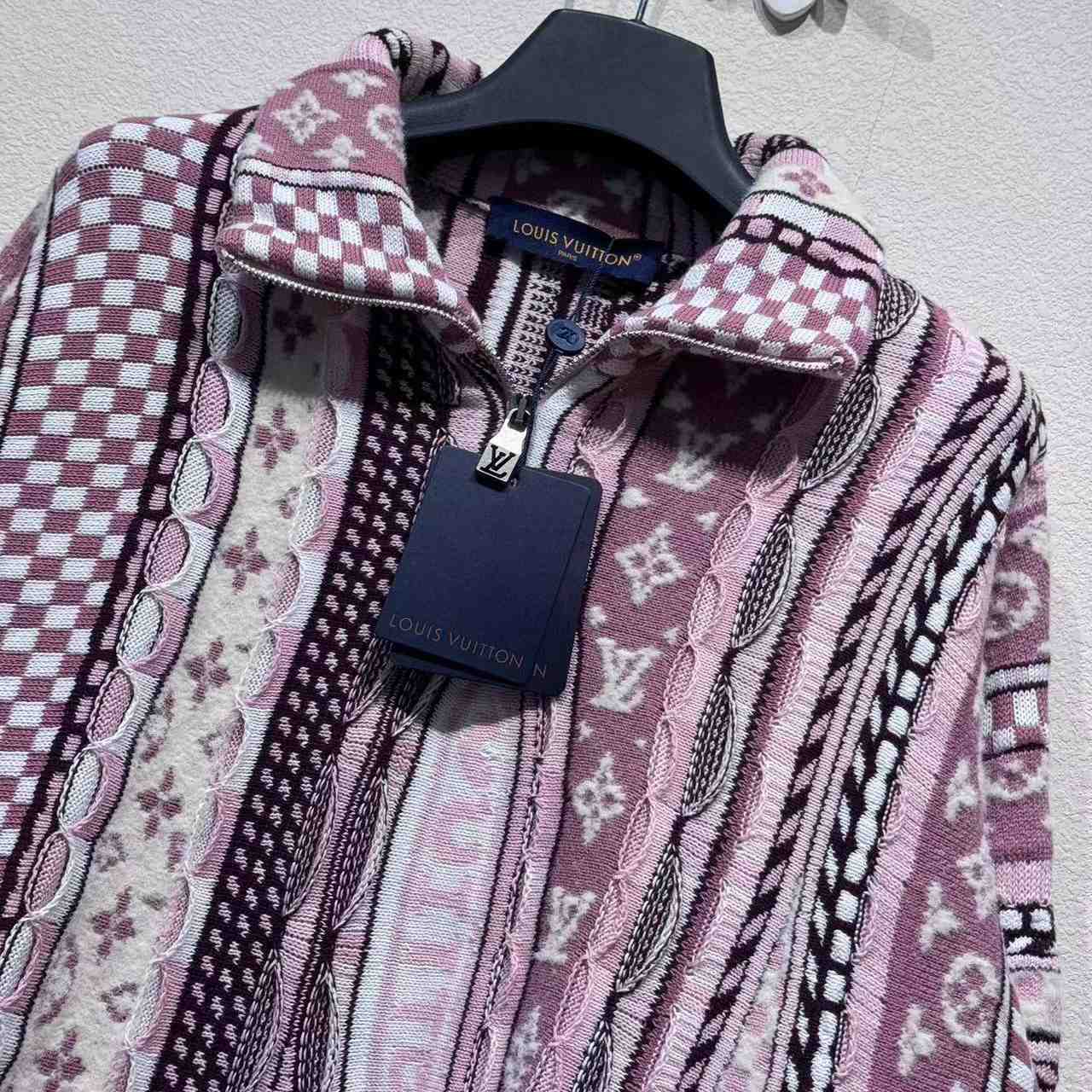 Louis Vuitton Half-Zip Pullover   1AIM77 - DesignerGu