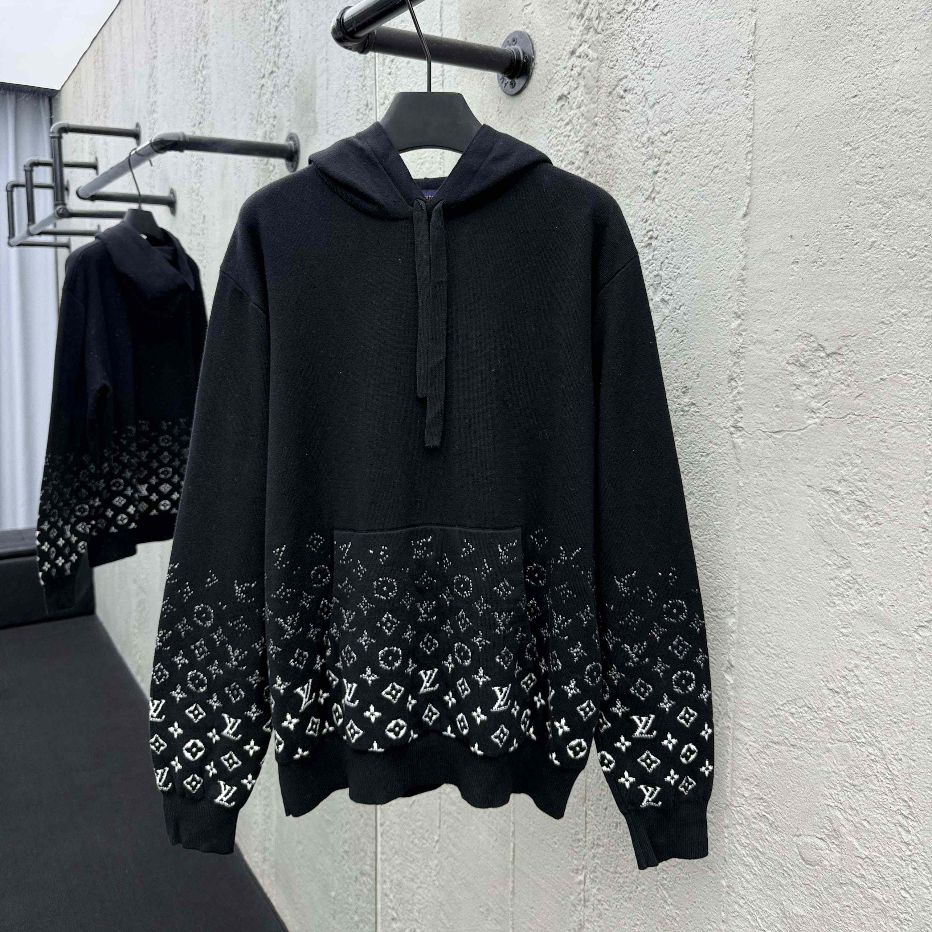 Louis Vuitton Gradient Cotton Hoodie   1AFAQE - DesignerGu
