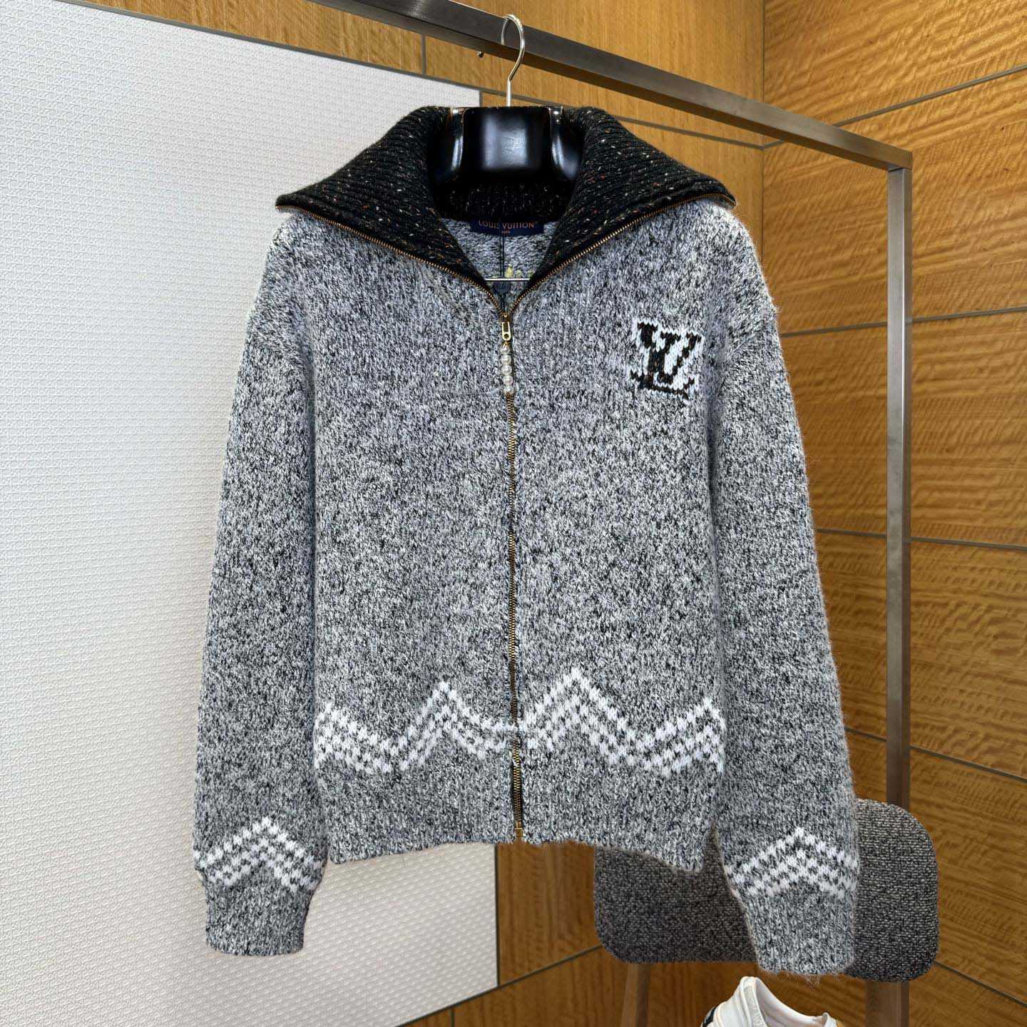 Louis Vuitton Zippered Knitted Blouson   1AIMD0 - DesignerGu