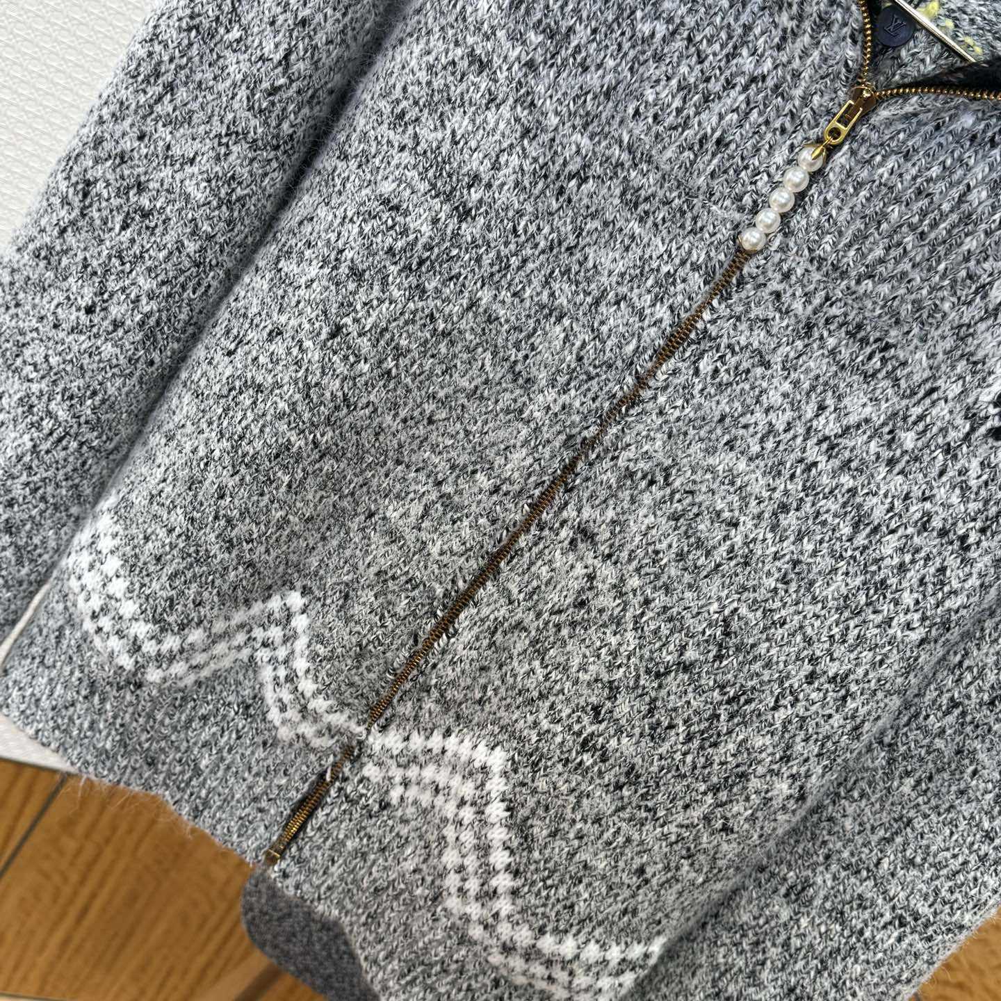 Louis Vuitton Zippered Knitted Blouson   1AIMD0 - DesignerGu