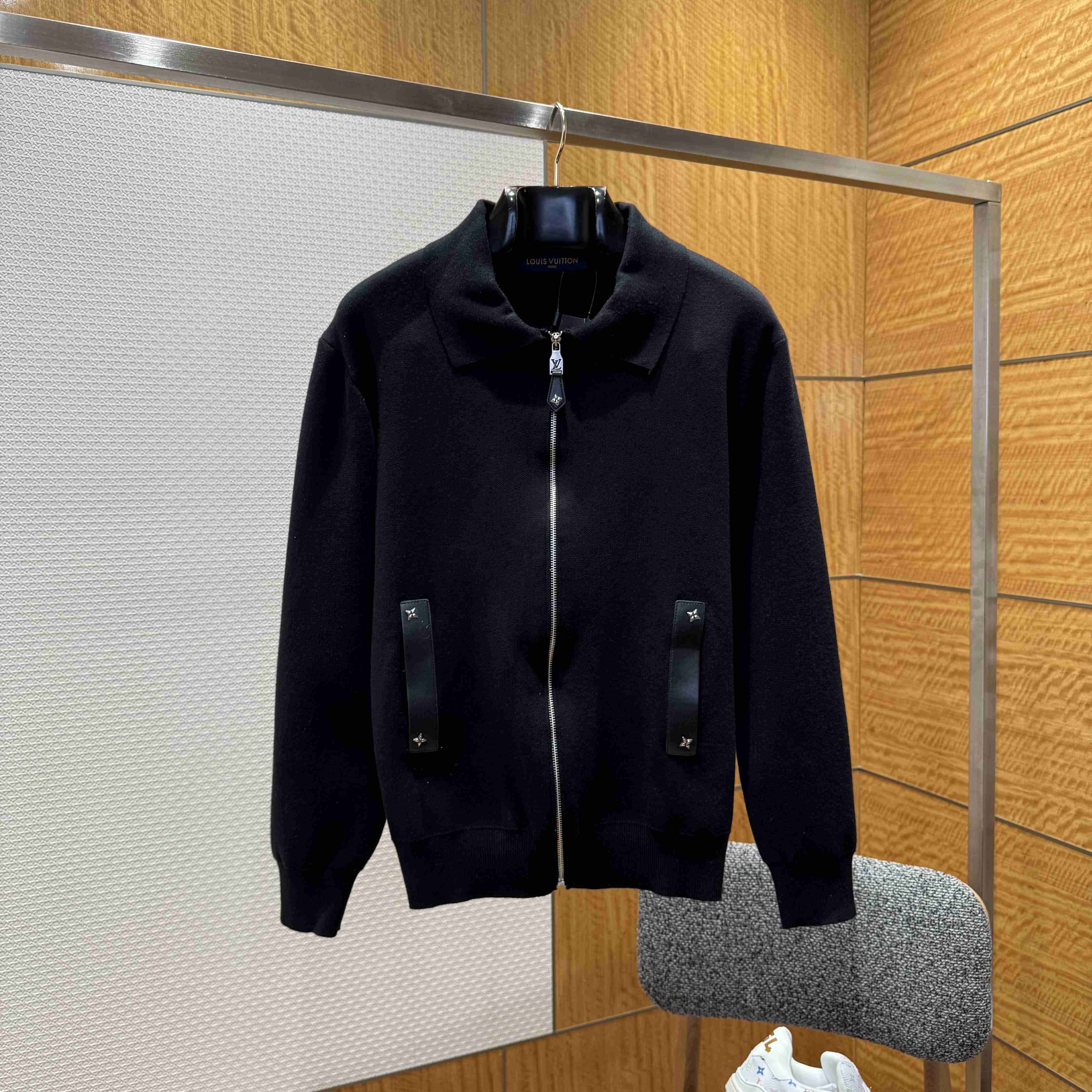 Louis Vuitton Knit Blouson With Leather Details   1AH346 - DesignerGu