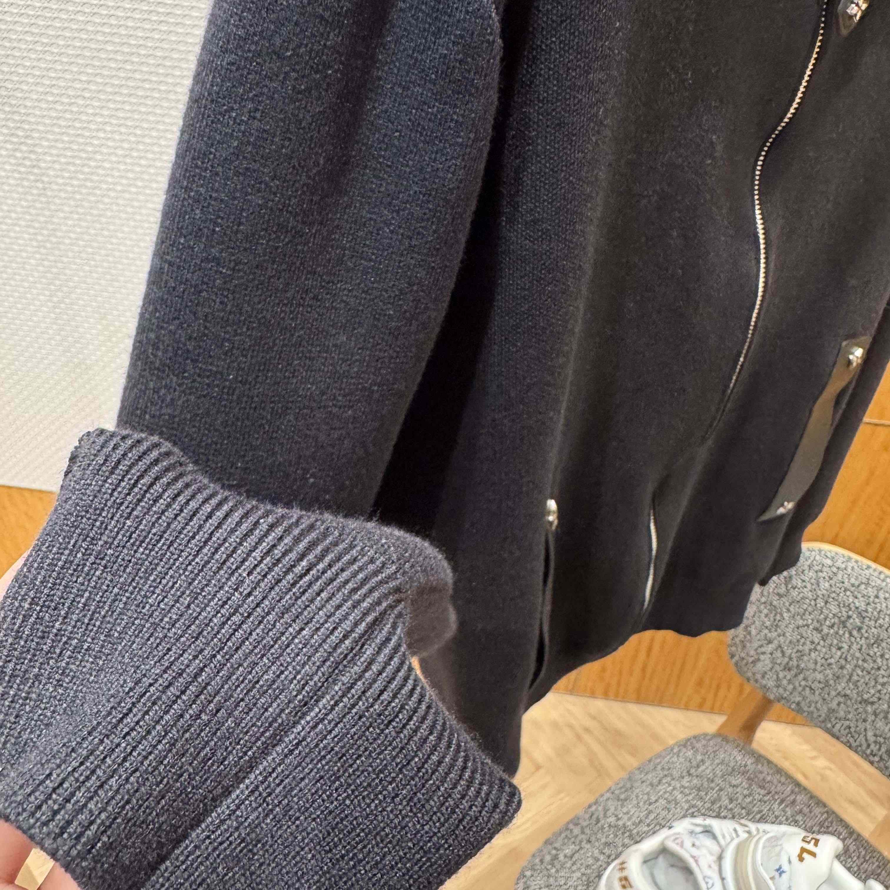 Louis Vuitton Knit Blouson With Leather Details   1AH346 - DesignerGu