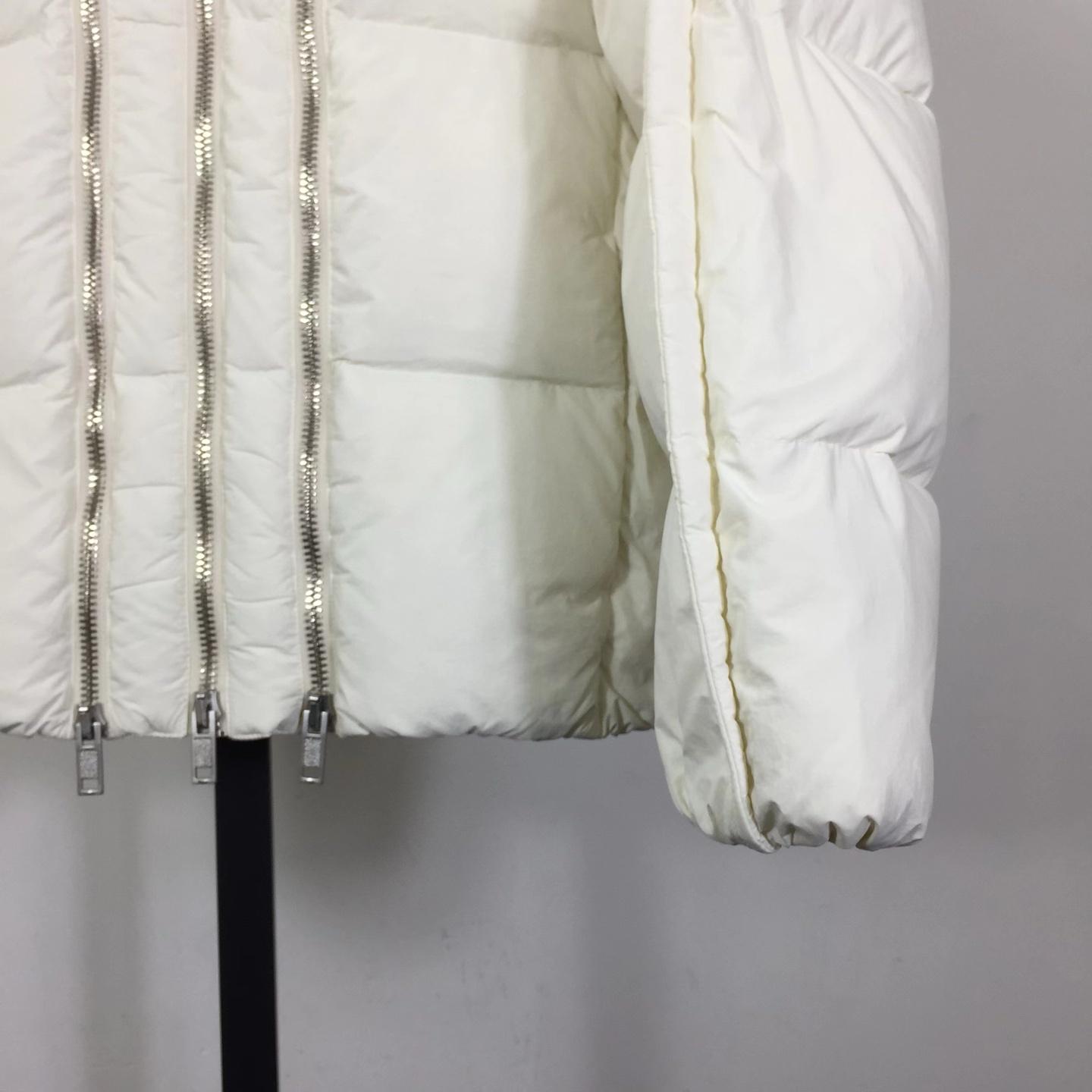 Moncler X Willow Smith Yael Down Jacket In White - DesignerGu