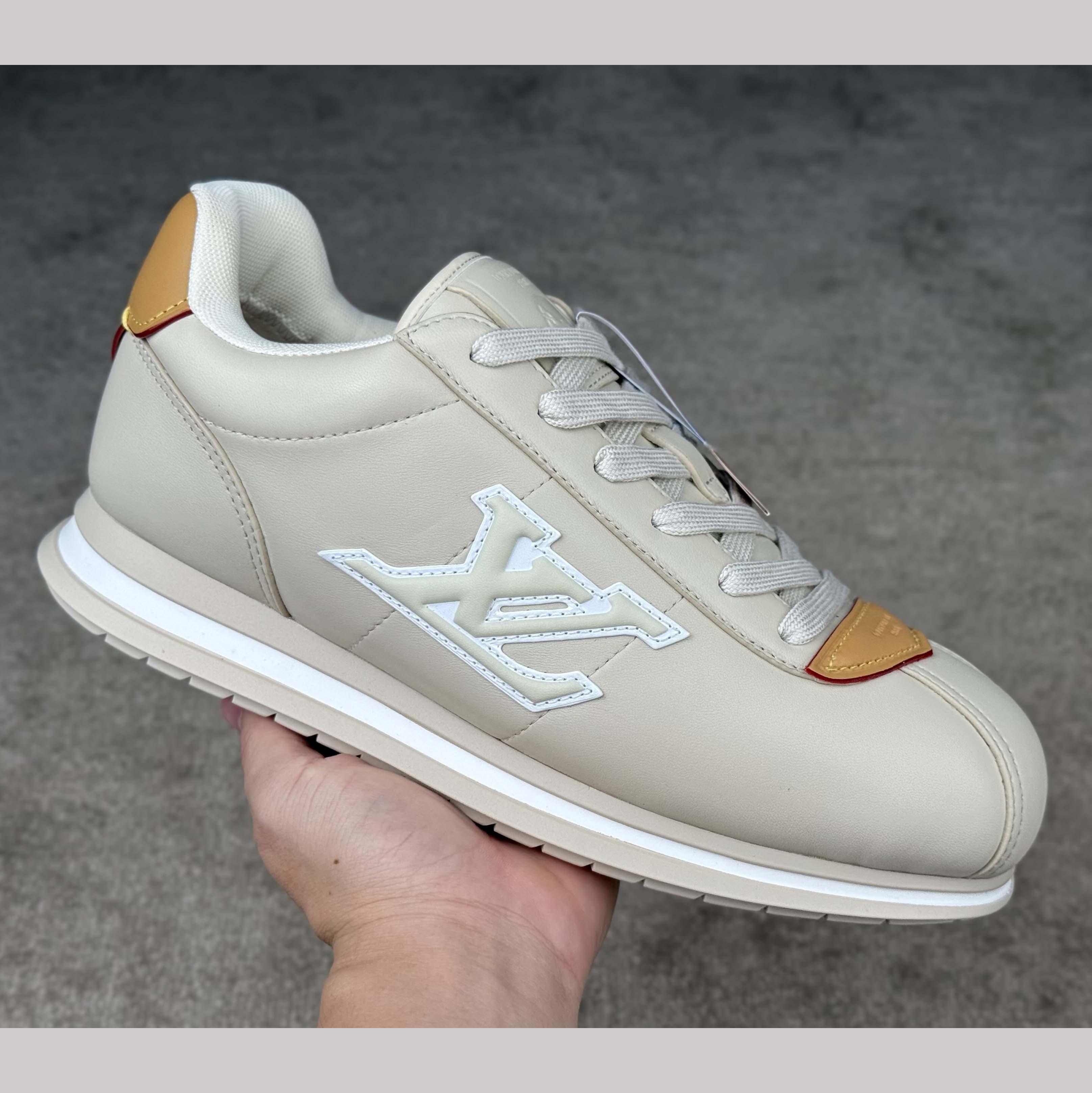 Louis Vuitton LV BUTTERSOFT Sneaker    1AIKF4 - DesignerGu