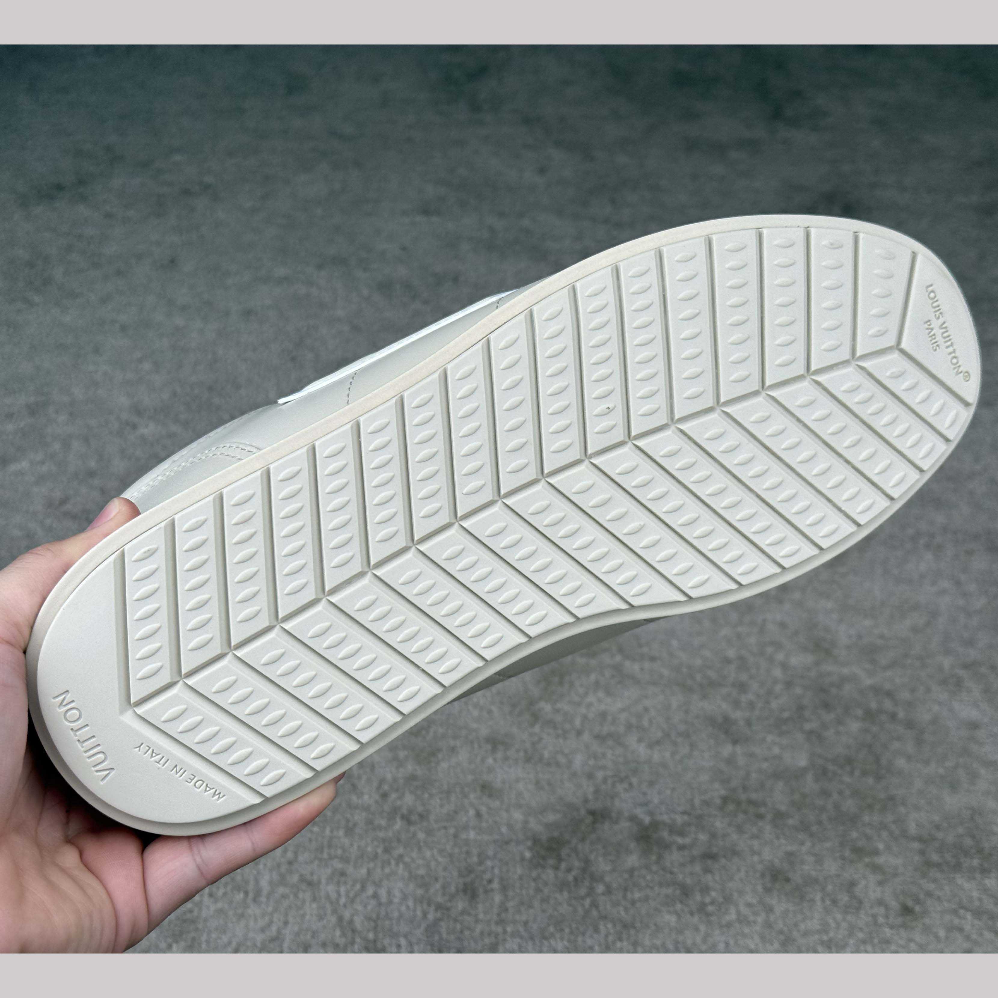 Louis Vuitton LV BUTTERSOFT Sneaker    1AIKF4 - DesignerGu