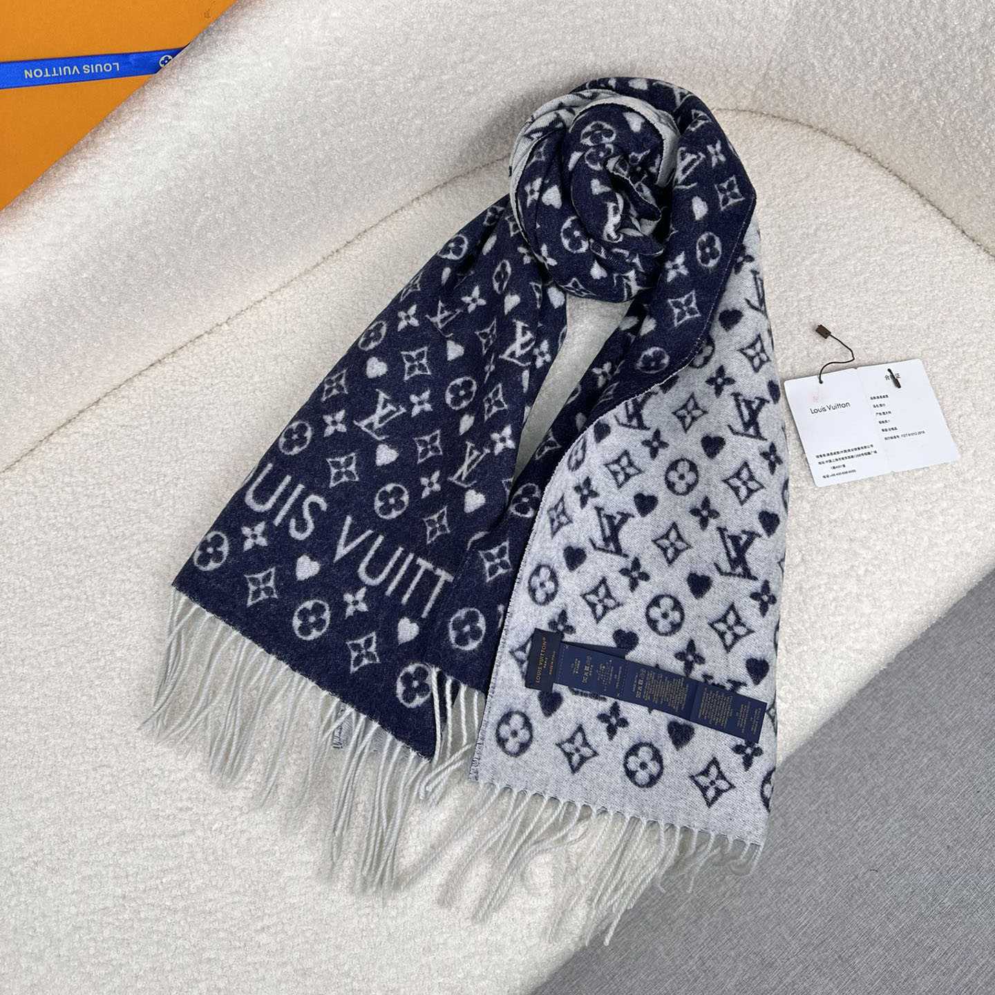 Louis Vuitton Game On Scarf   45*180cm - DesignerGu