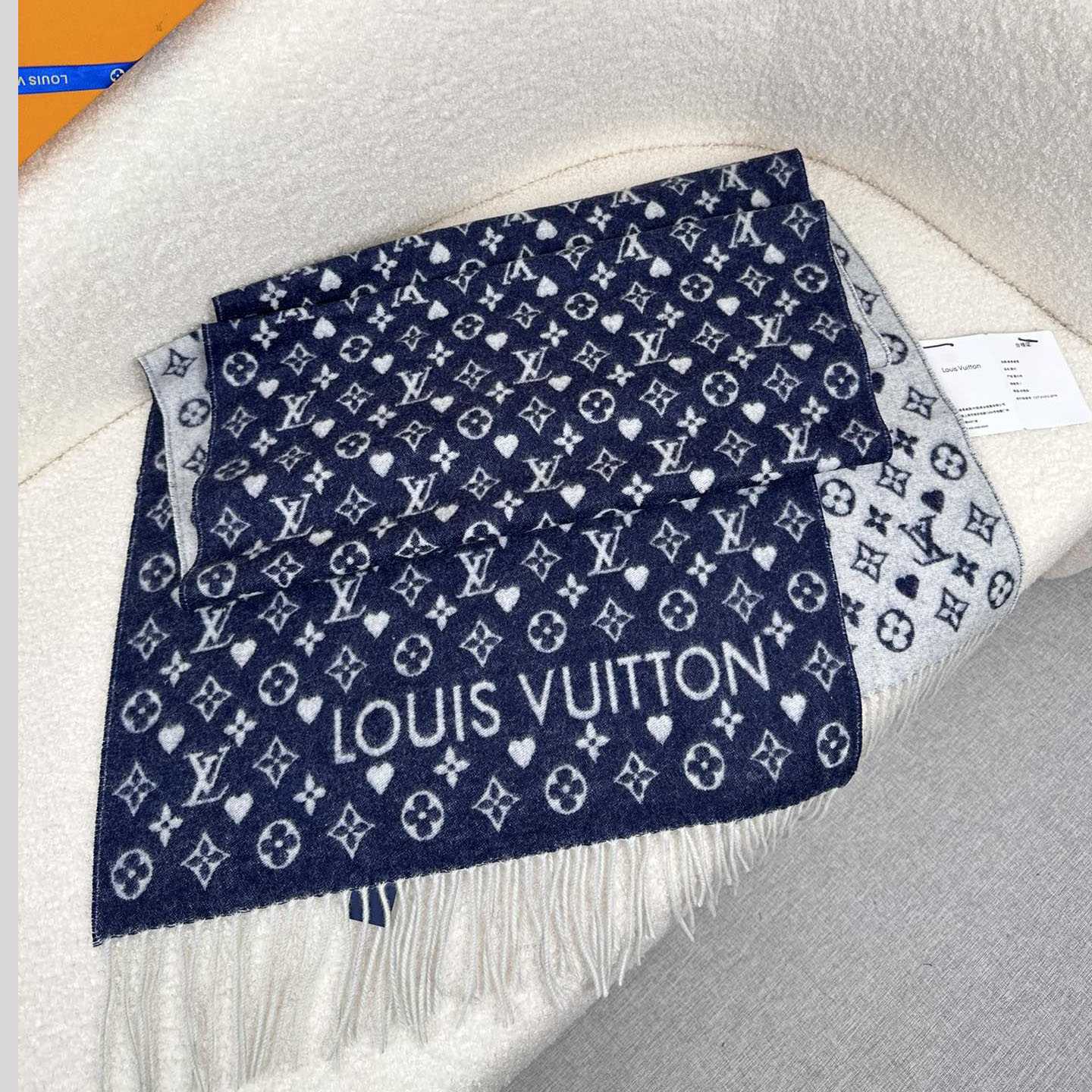 Louis Vuitton Game On Scarf   45*180cm - DesignerGu
