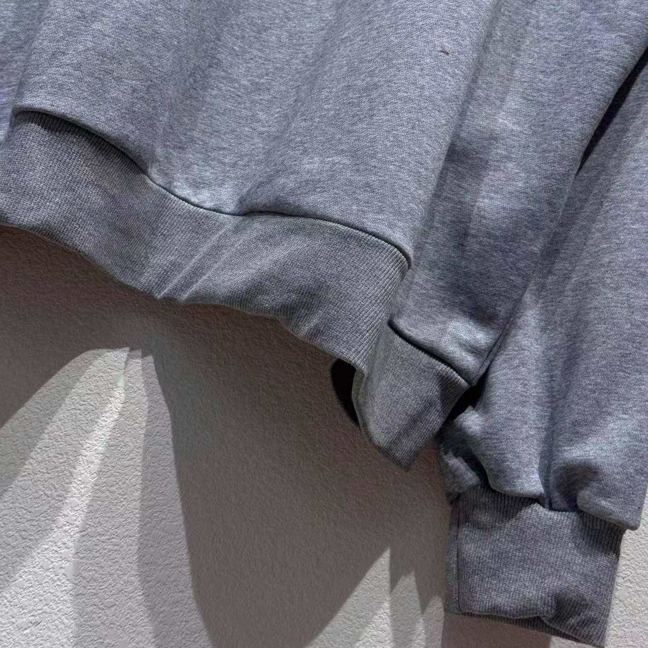 Louis Vuitton Embroidered Signature Sweatshirt   1AIKCO - DesignerGu