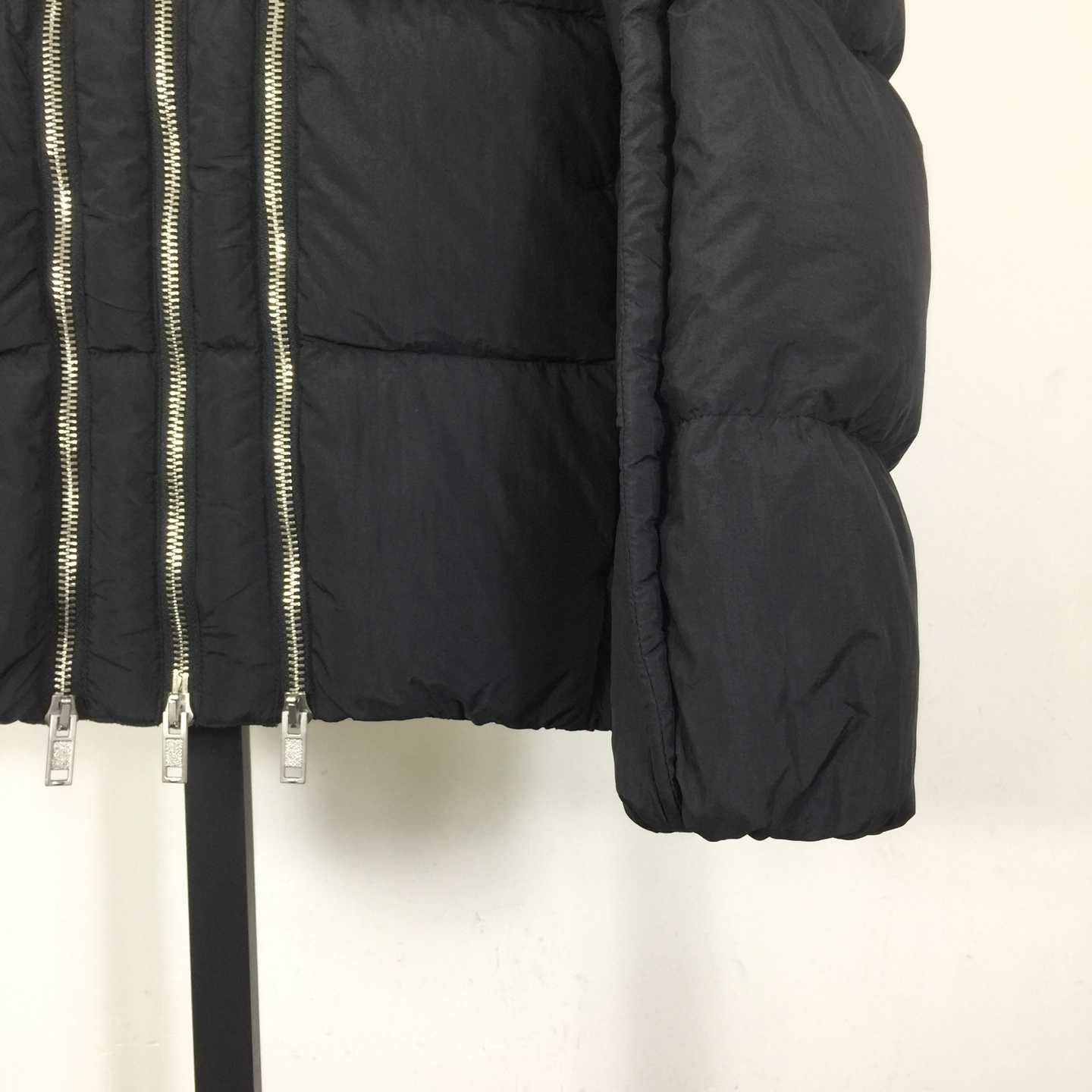 Moncler X Willow Smith Yael Down Jacket In Black - DesignerGu