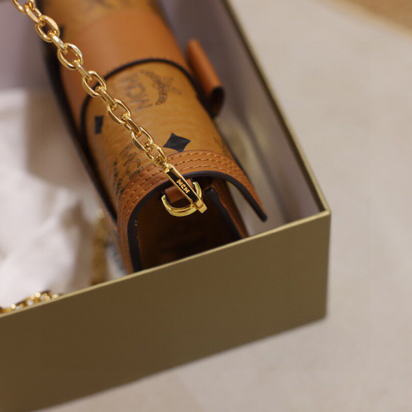 MCM Tracy Crossbody In Visetos （11x 18.5 x 5cm） - DesignerGu