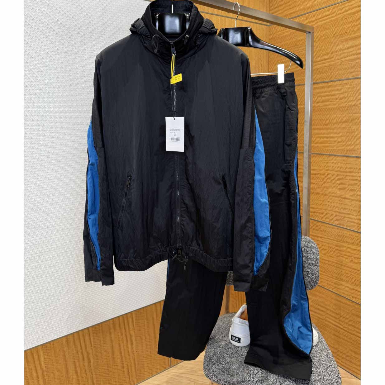 Bottega Veneta Contrasting Zipper Tech Nylon Jacket And Pants - DesignerGu