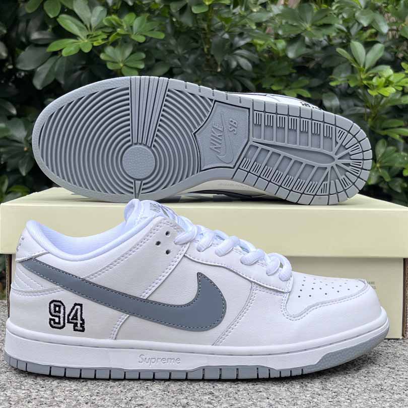 Supreme x Nike SB Dunk Low 