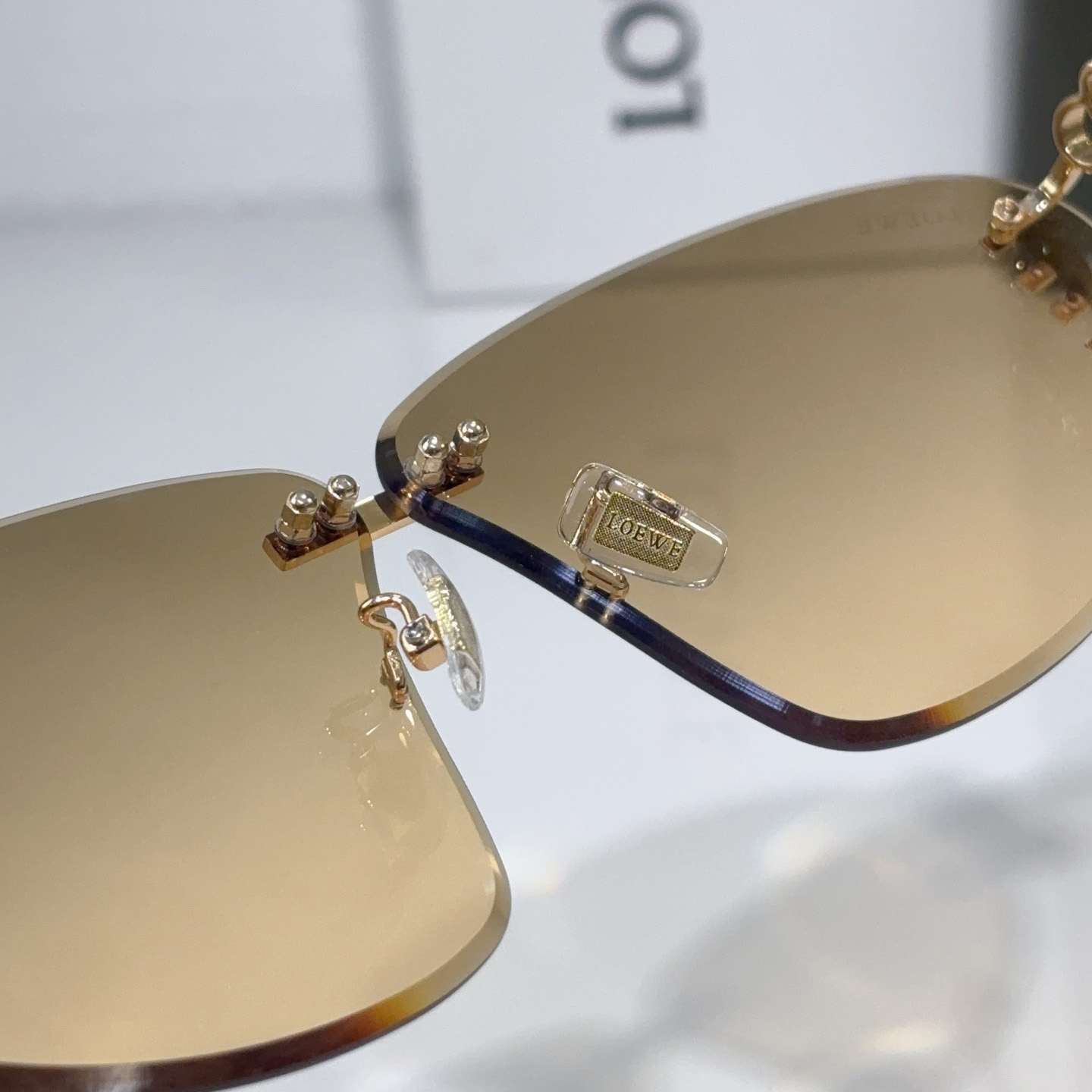 Loewe LW40048U Sunglasses  - DesignerGu