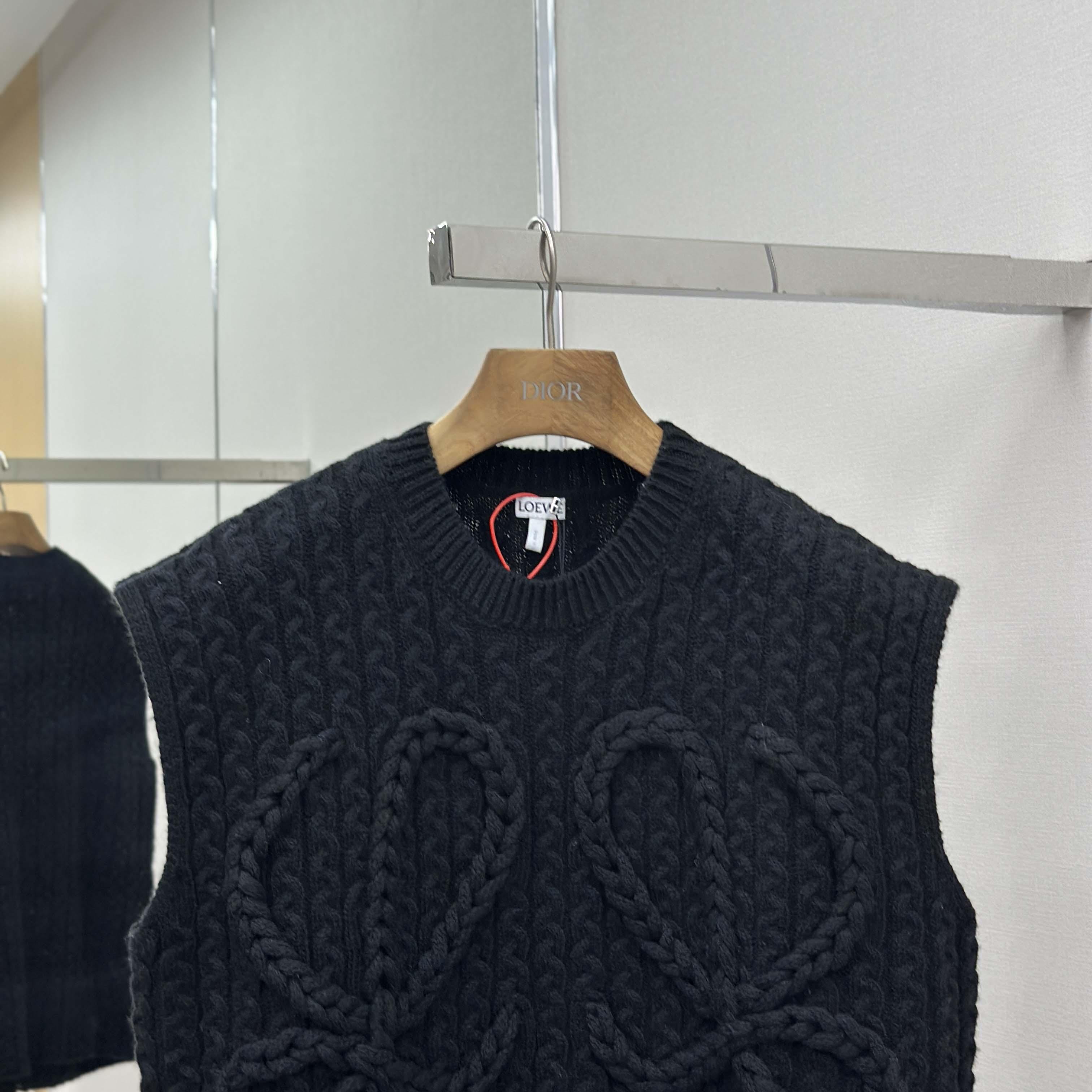 Loewe Vest In Wool - DesignerGu