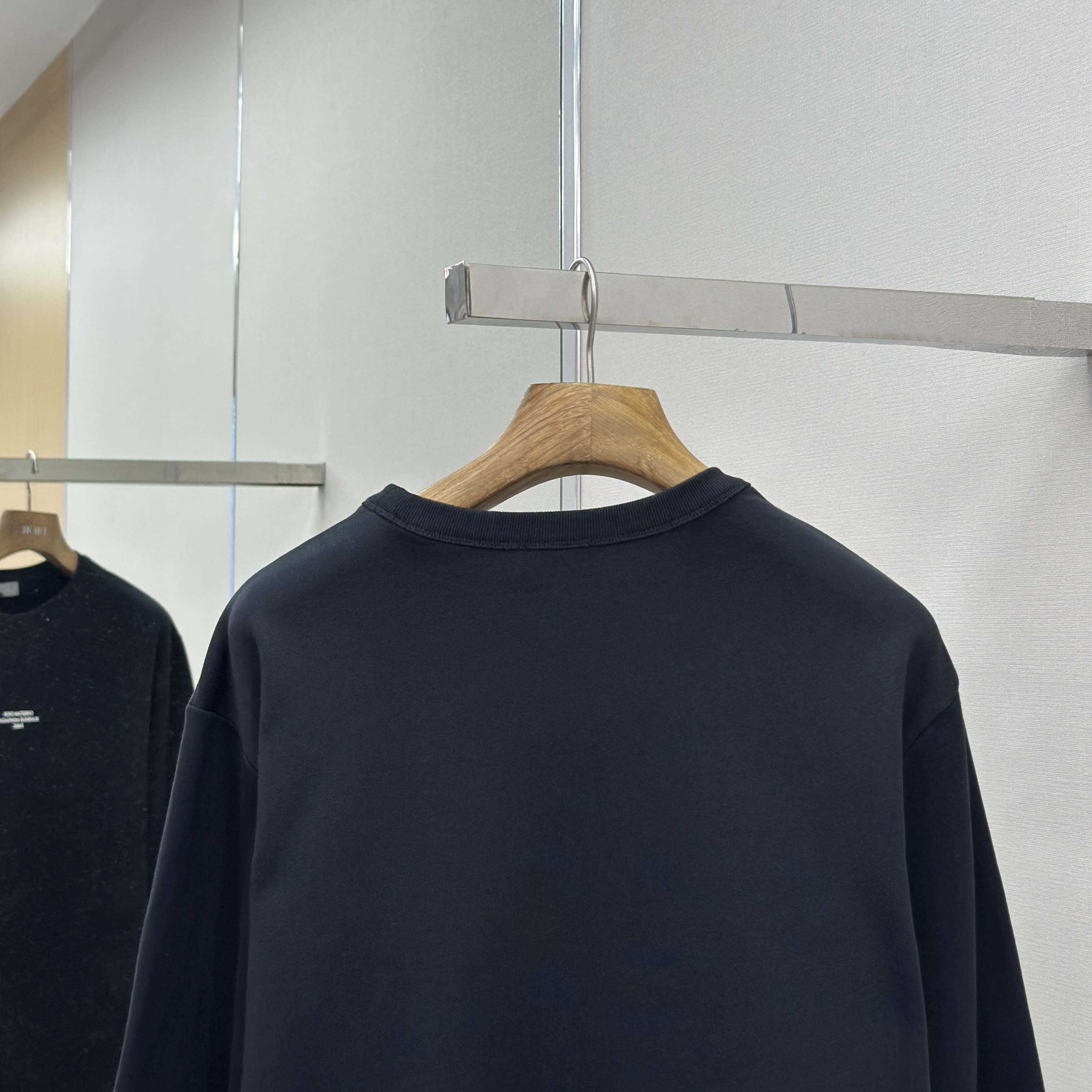 Dior Montaigne Sweatshirt   - DesignerGu