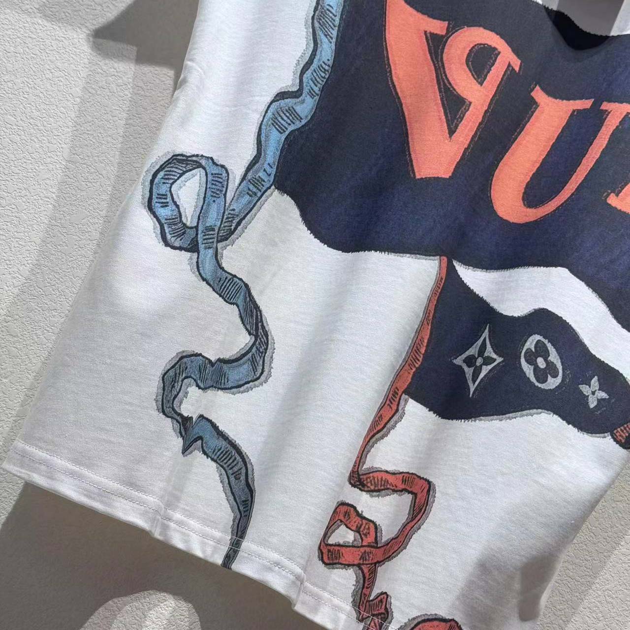 Louis Vuitton Intarsia Graphic T-Shirt   1AIHZZ - DesignerGu