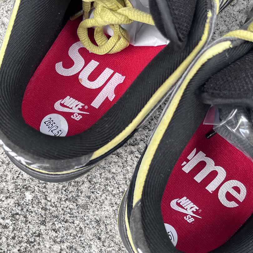 Supreme x Nike SB Dunk Low   HQ8487-300 - DesignerGu