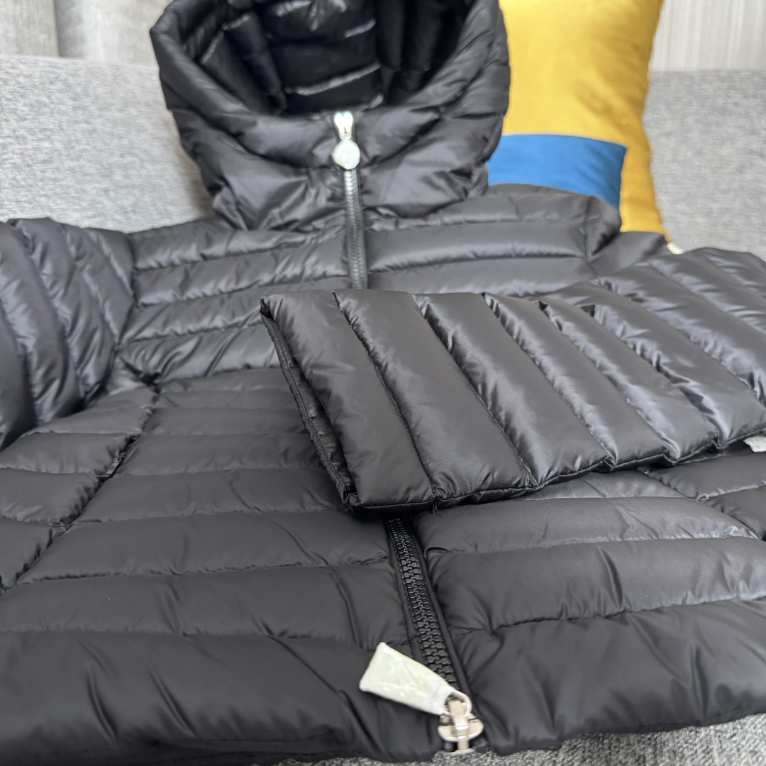 Moncler Ige Hooded Short Down Jacket - DesignerGu