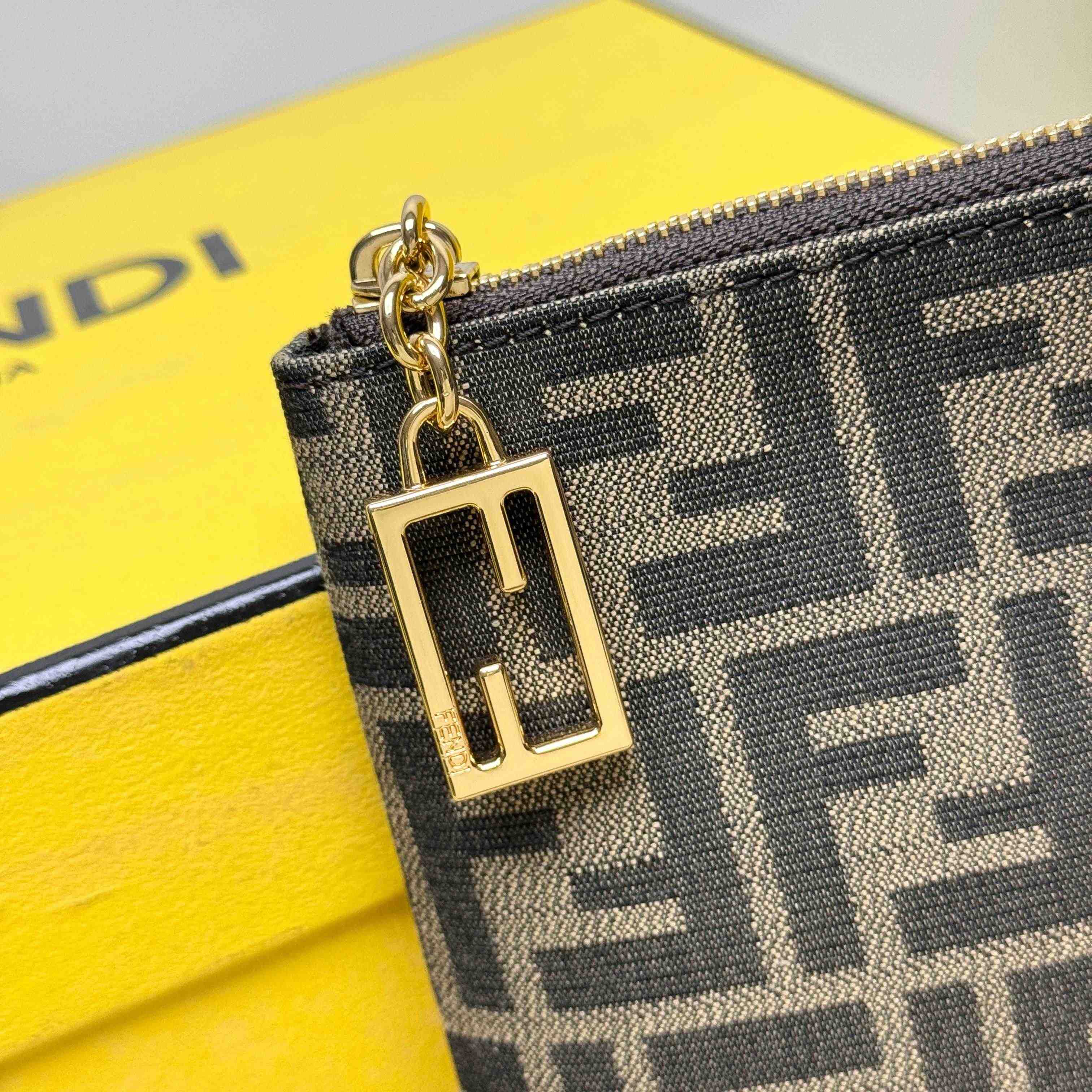 Fendi Flat Baguette Pouch Medium - DesignerGu