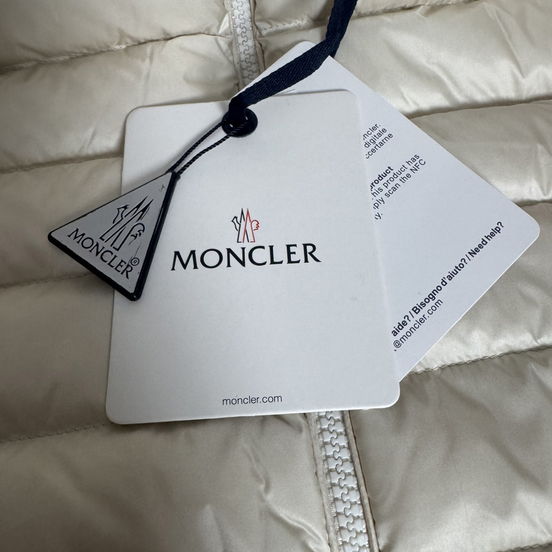 Moncler Igelle Short Down Jacket   2501 - DesignerGu