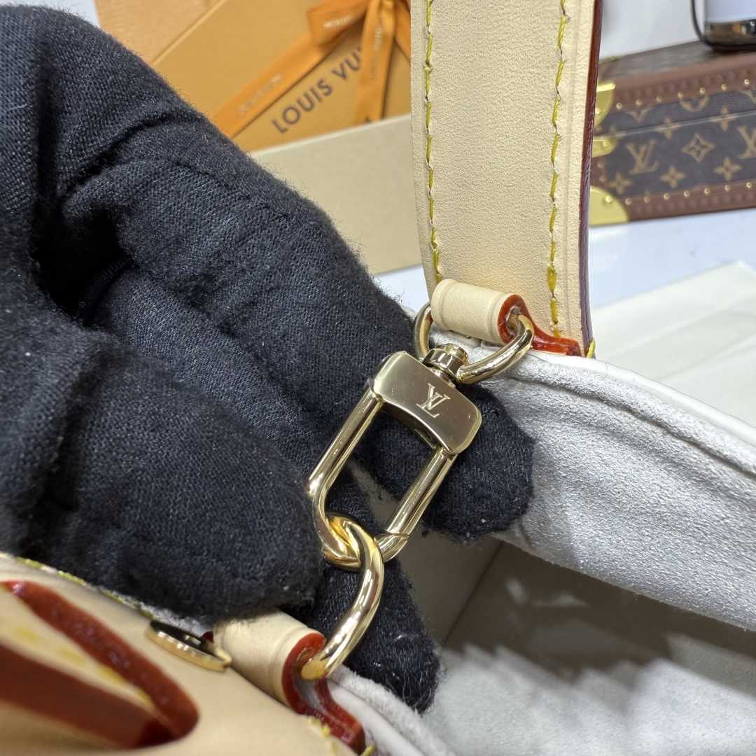 Louis Vuitton All In BB   M15130 - DesignerGu