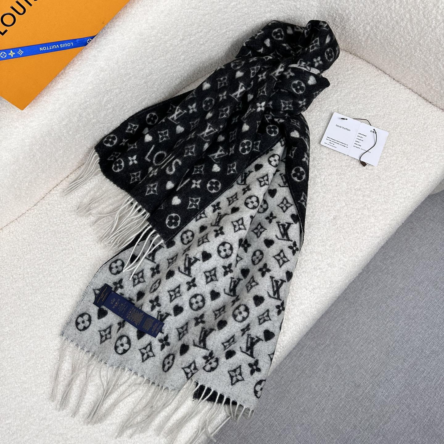 Louis Vuitton Game On Scarf   45*180cm - DesignerGu
