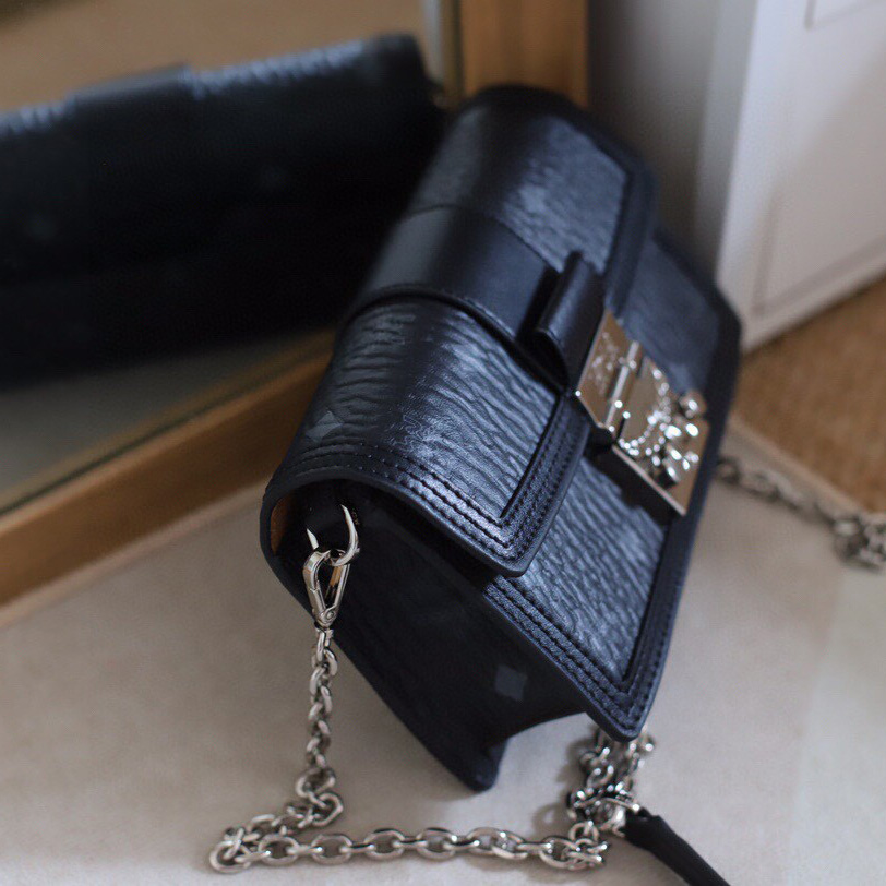 MCM Tracy Crossbody In Visetos （11x 18.5 x 5cm） - DesignerGu