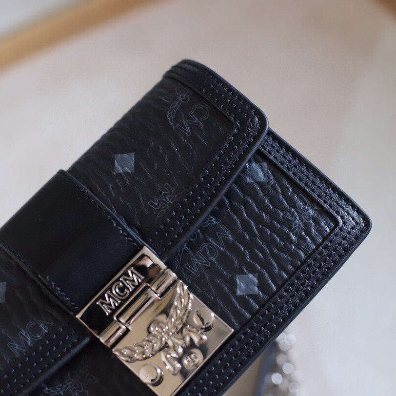 MCM Tracy Crossbody In Visetos （11x 18.5 x 5cm） - DesignerGu