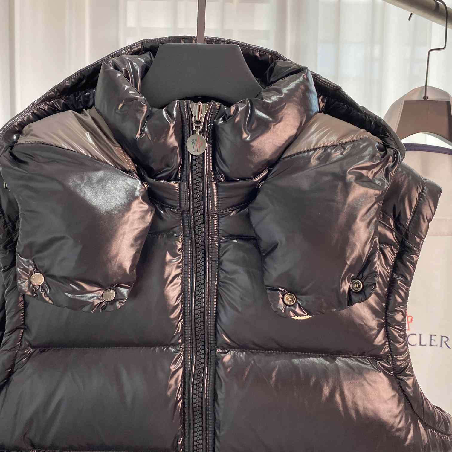 Moncler Bormes Down Vest   809 - DesignerGu