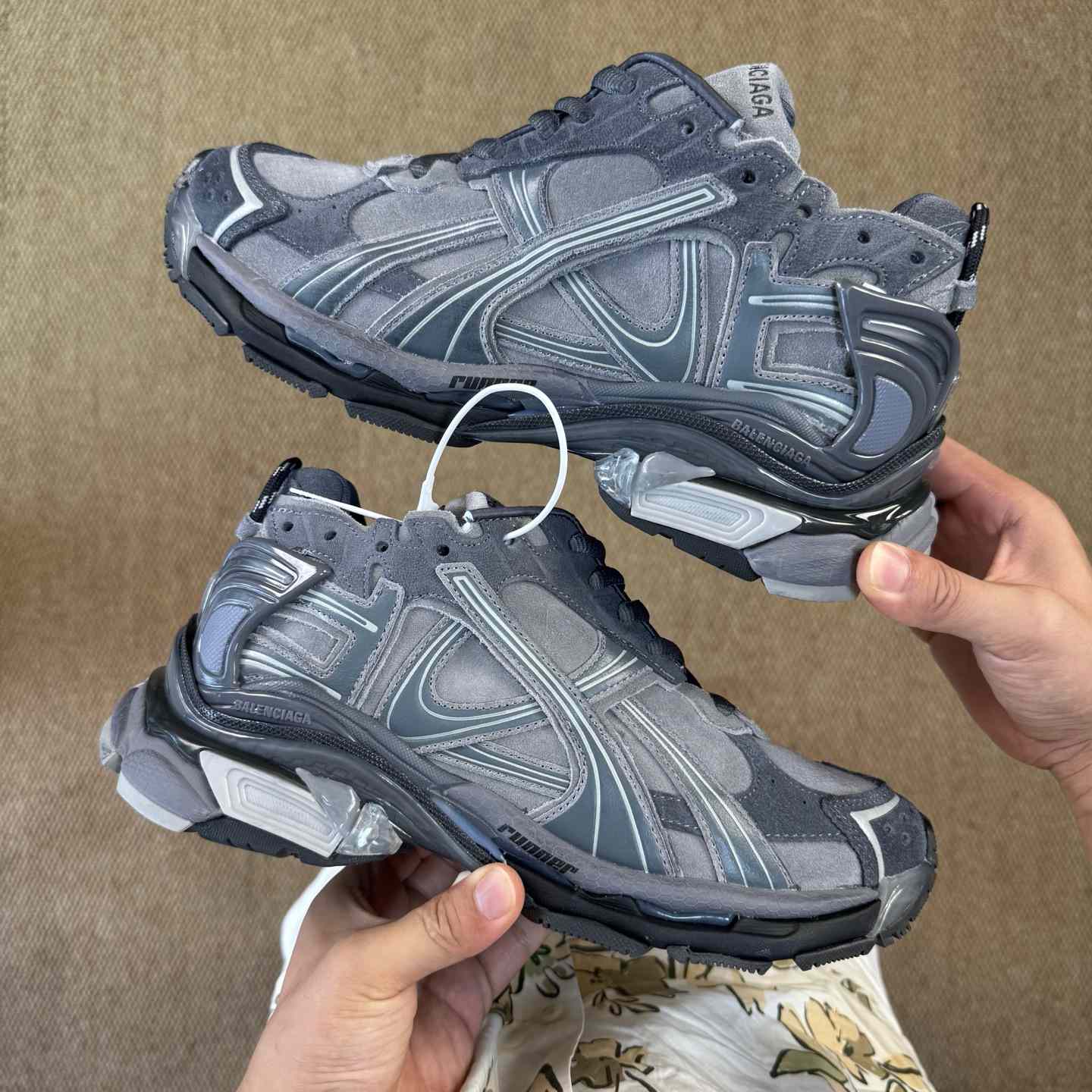 Balenciaga Runner Kith Four.Color  - DesignerGu