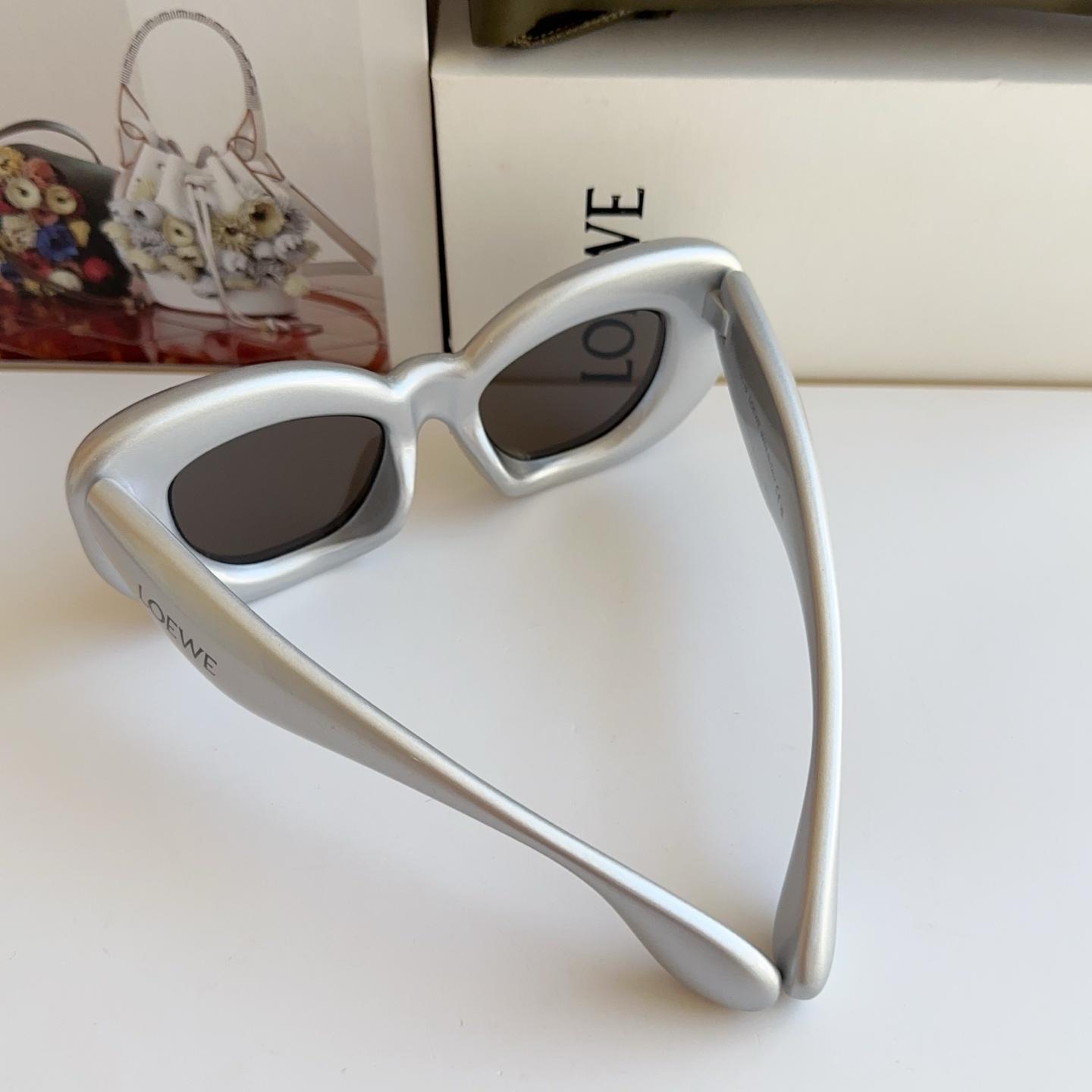 Loewe LW40100l Sunglasses  - DesignerGu