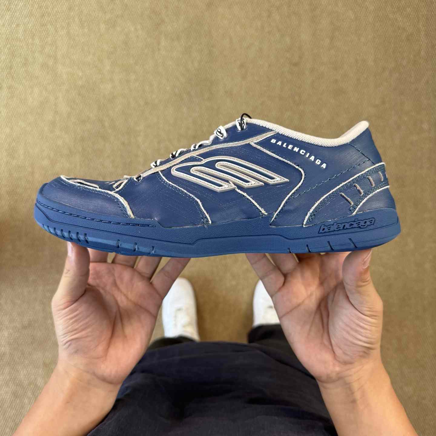 Balenciaga Hamptons Worn-Out - DesignerGu