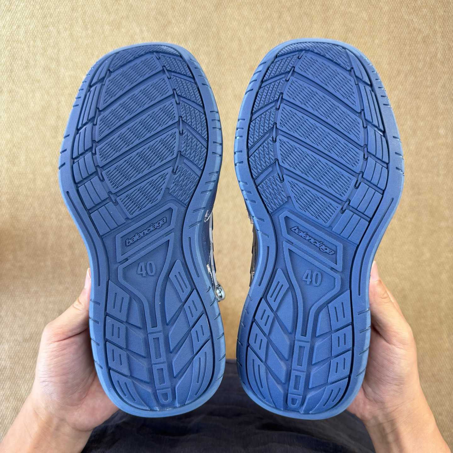 Balenciaga Hamptons Worn-Out - DesignerGu