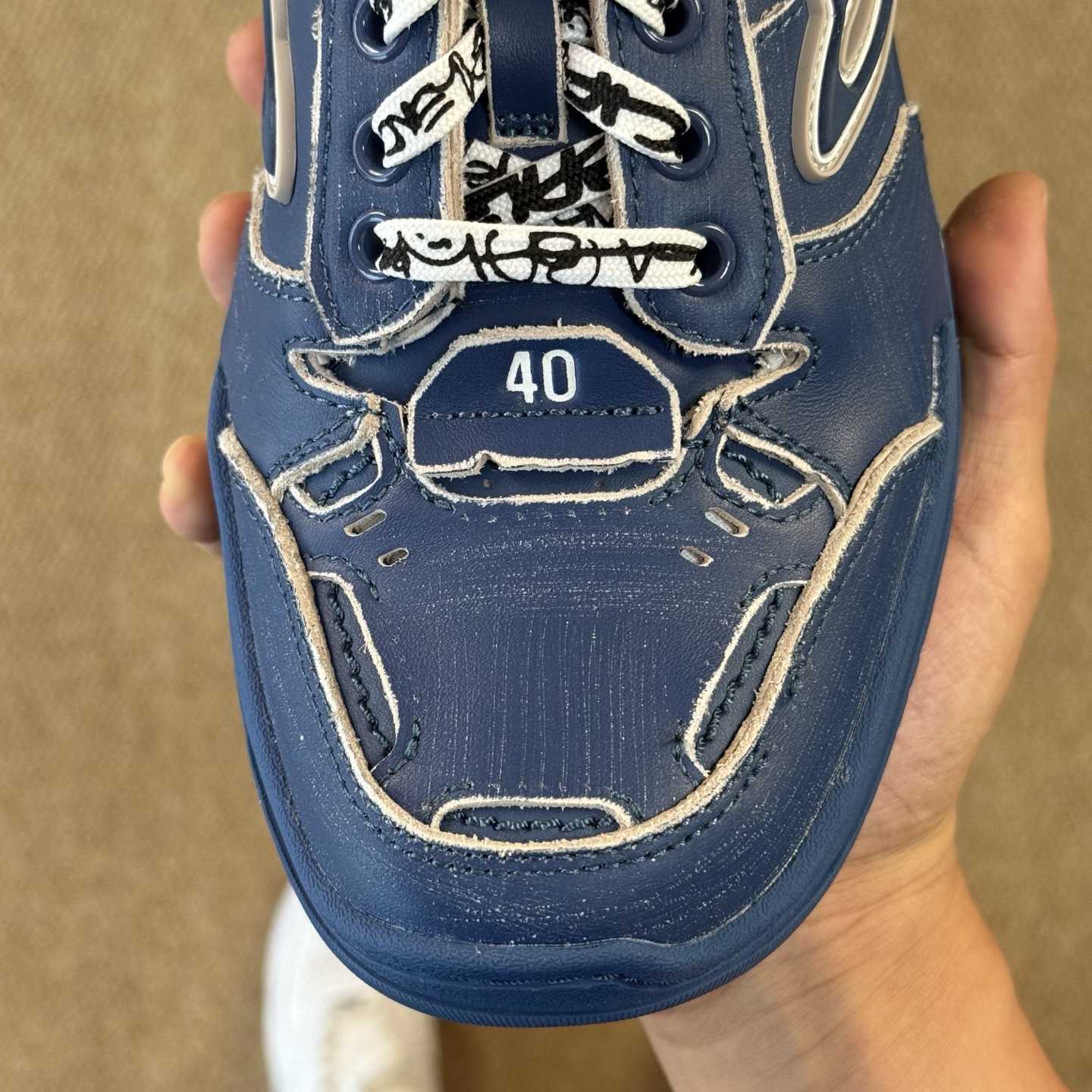 Balenciaga Hamptons Worn-Out - DesignerGu