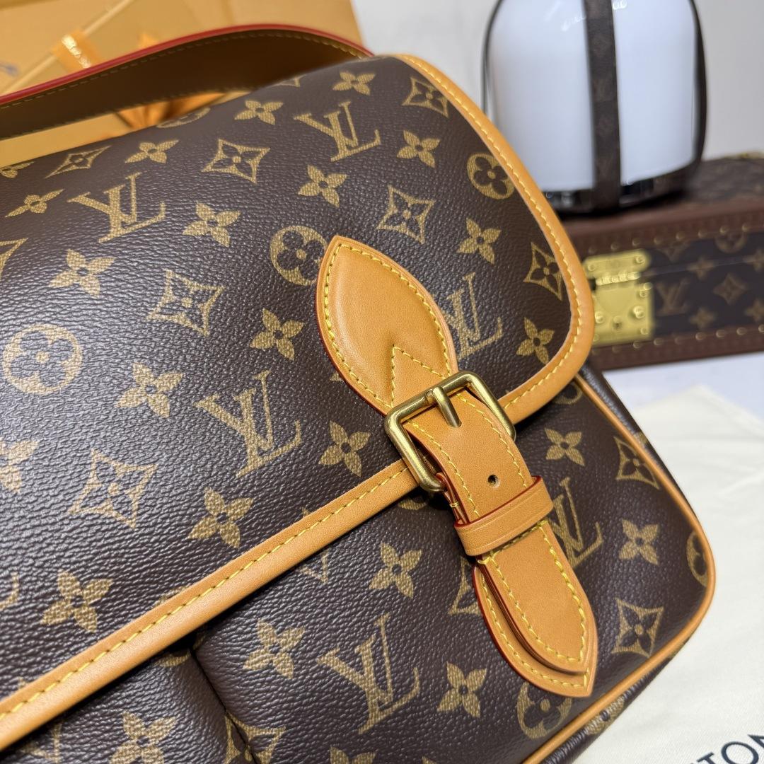 Louis Vuitton Satchel Messenger   M14723 - DesignerGu